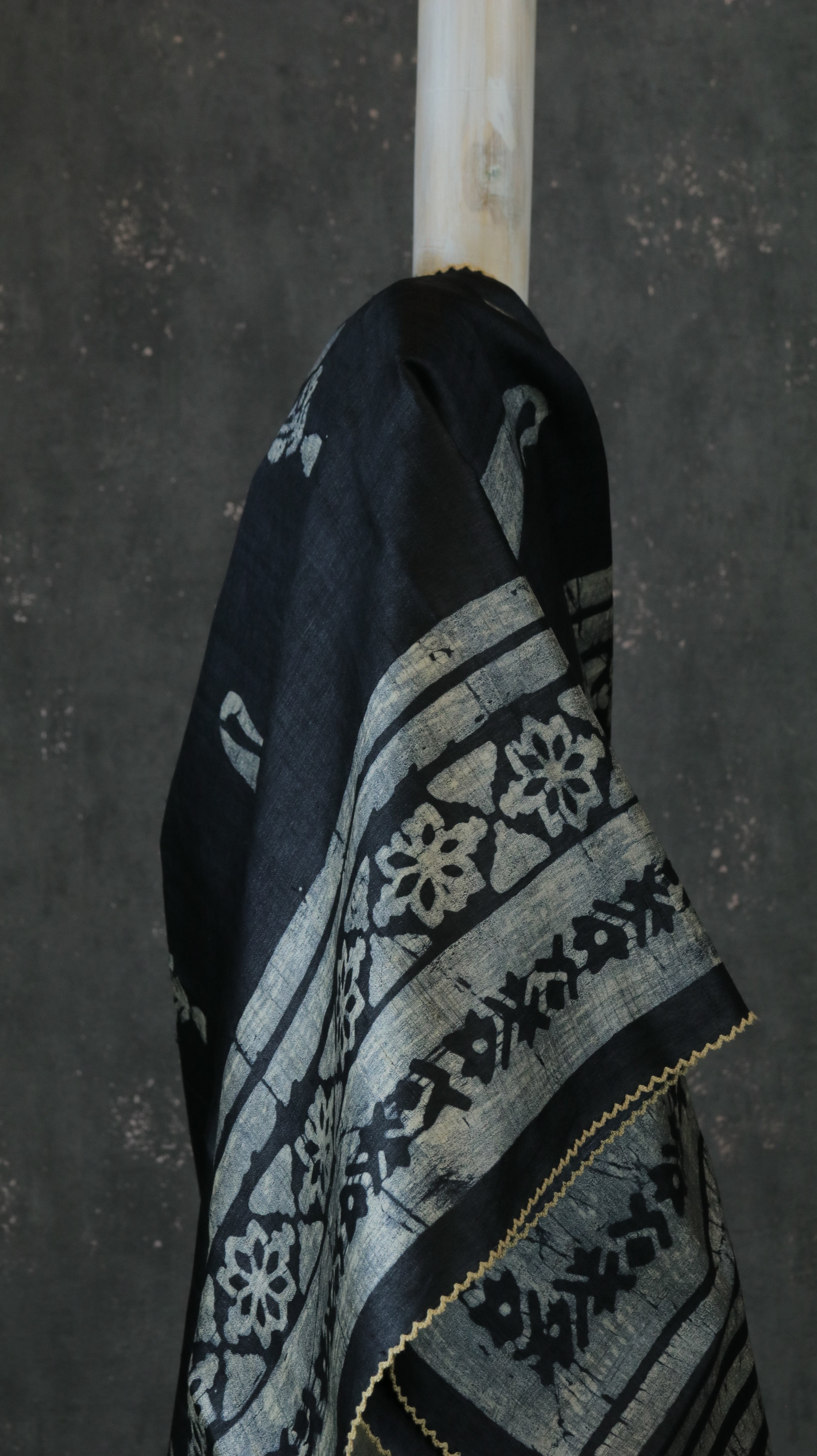 Kaalindi Vastra | Tussar