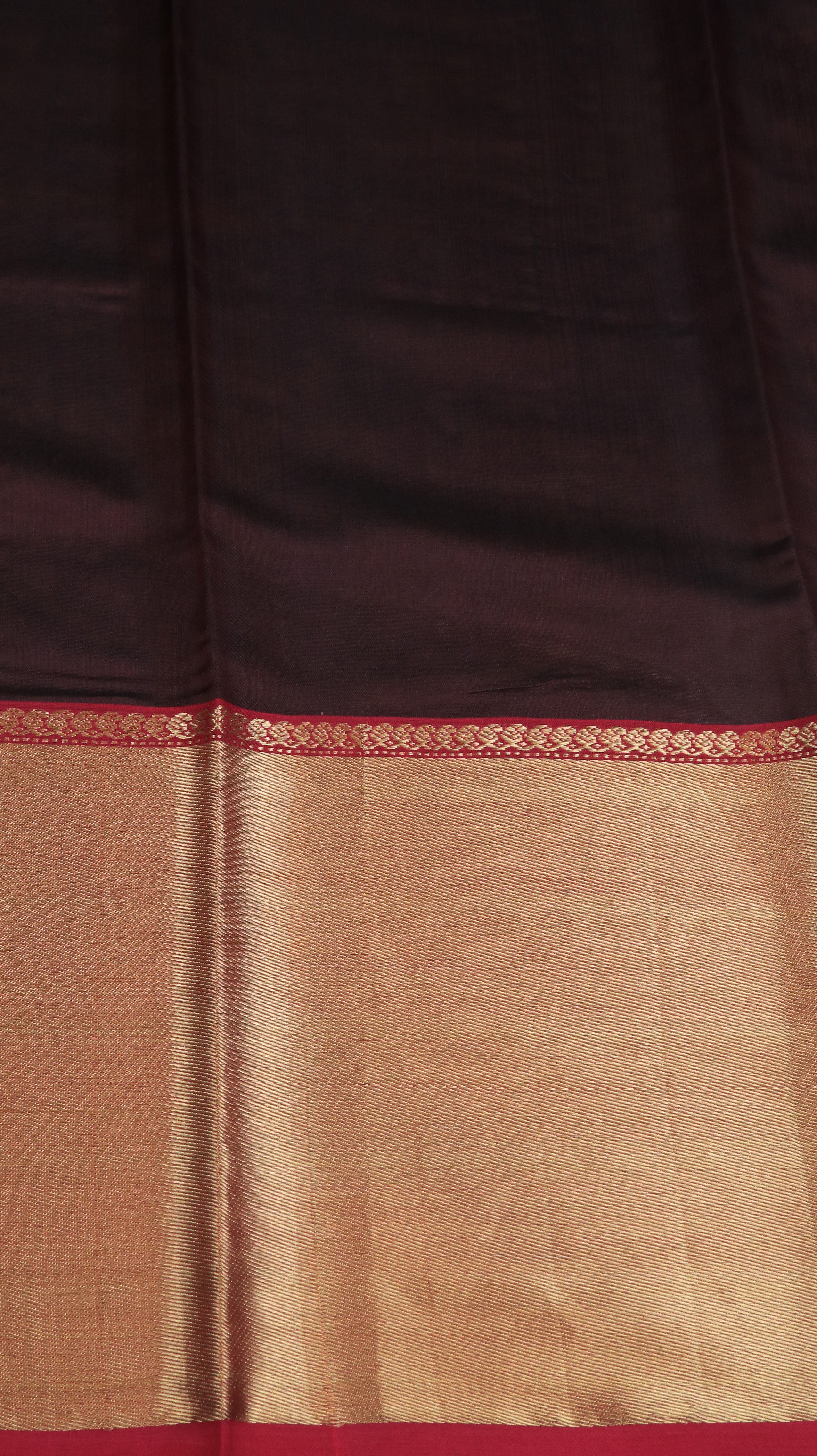 Mahogany Muse | Chanderi