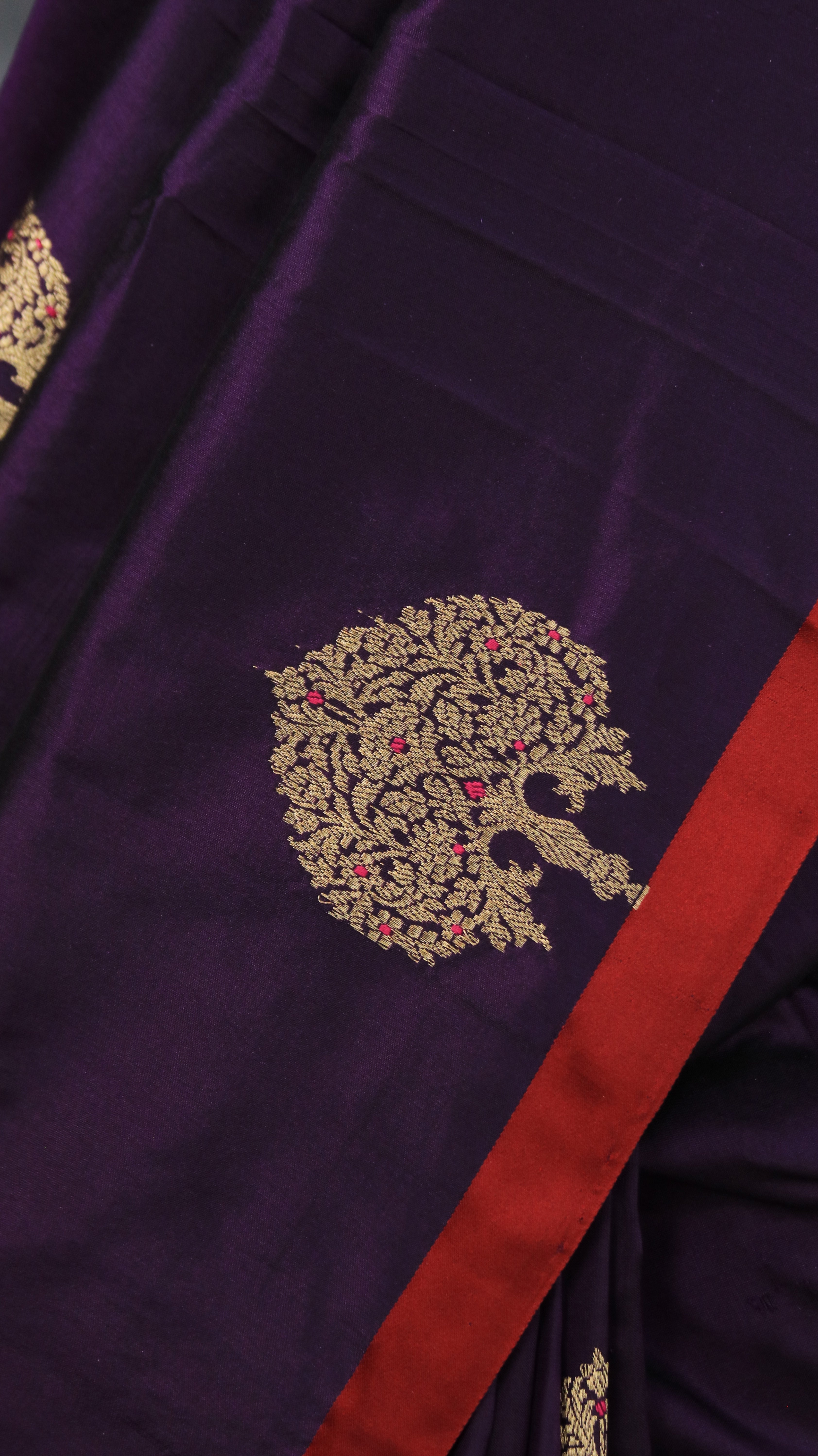 Violet Empress | Banarasi