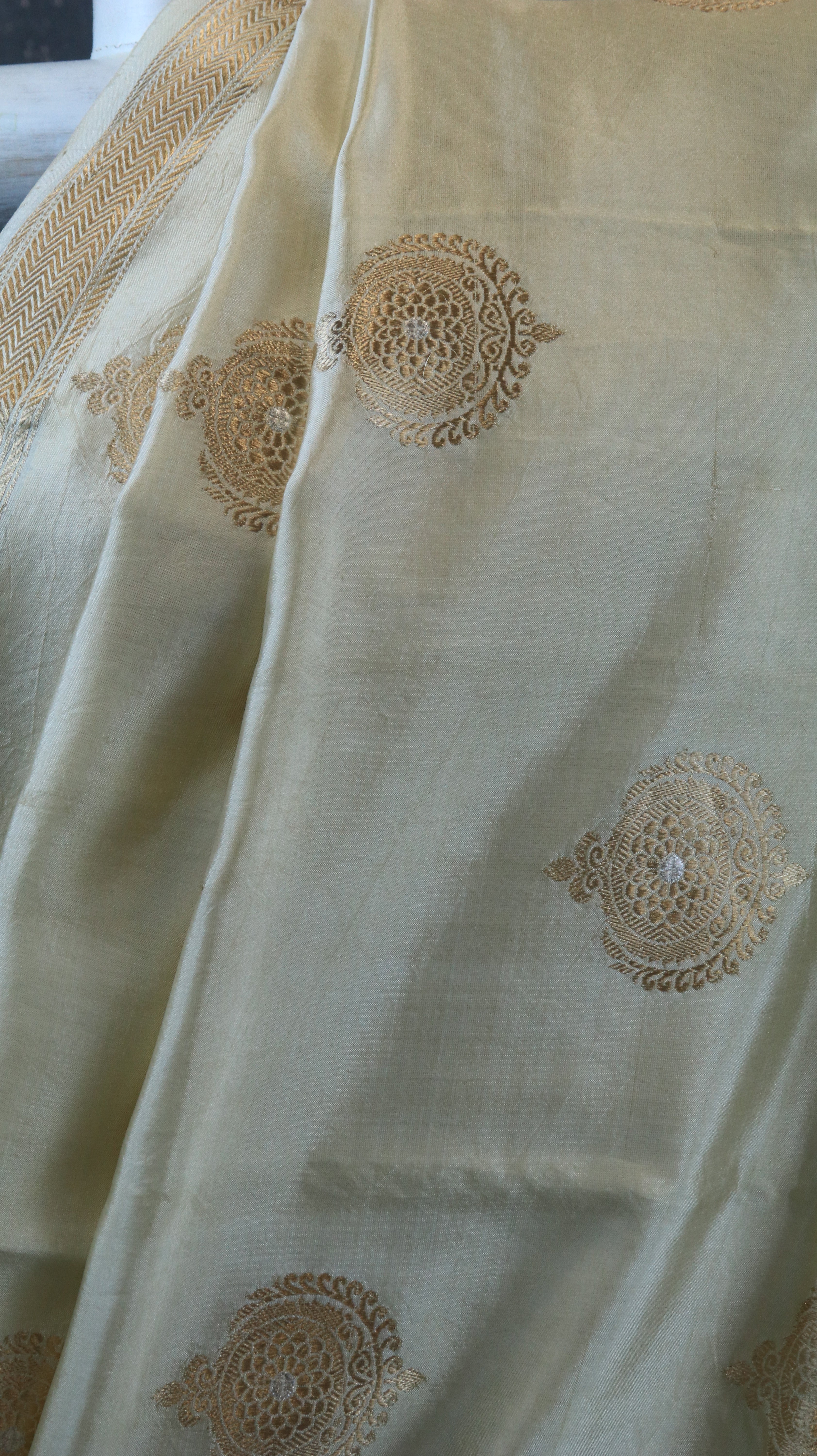 Moonlit Ivory | Banarasi