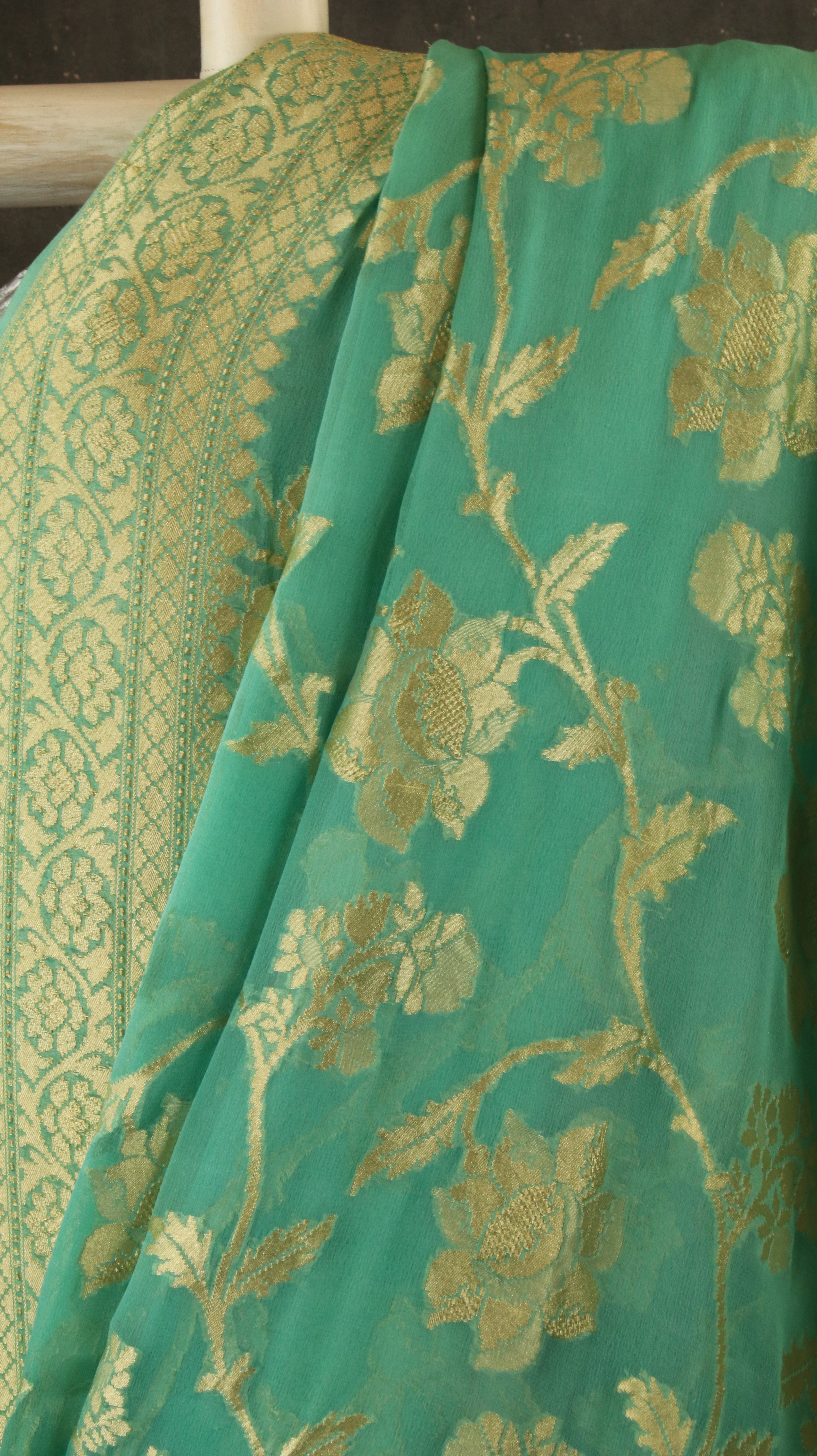 Mint Majesty | Banarasi