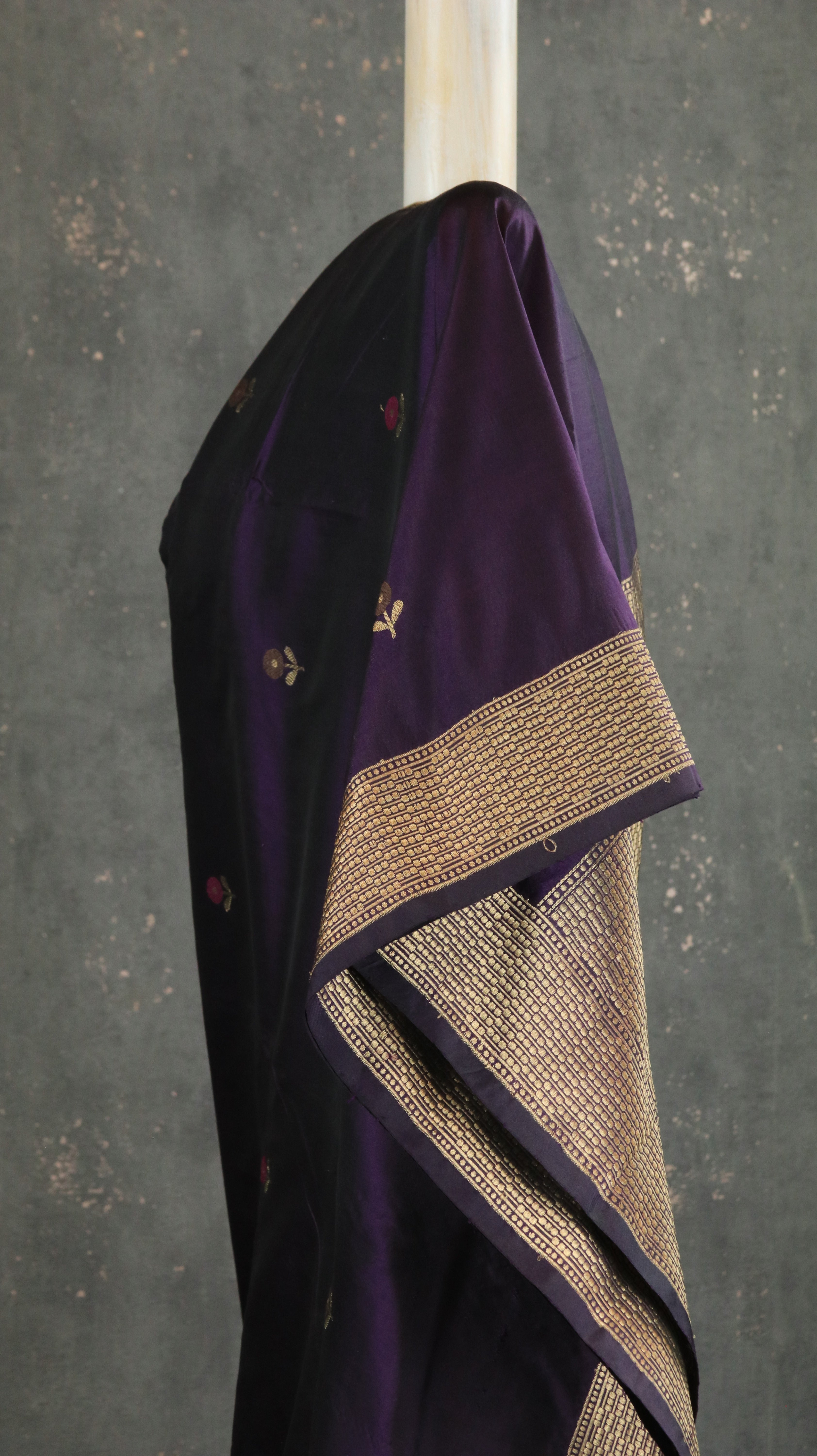 Midnight Aurelia | Banarasi