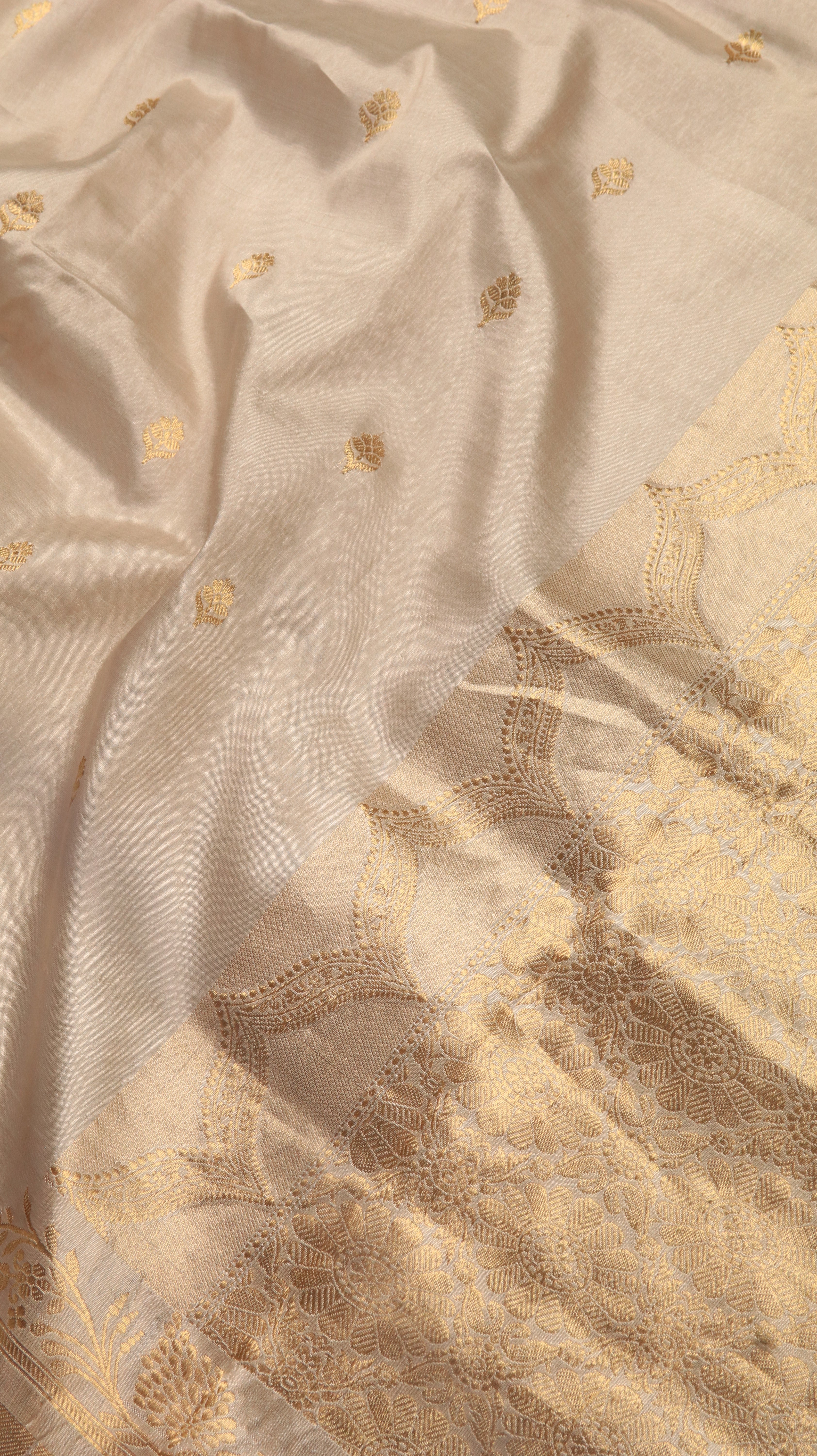 Pearl Reverie | Banarasi
