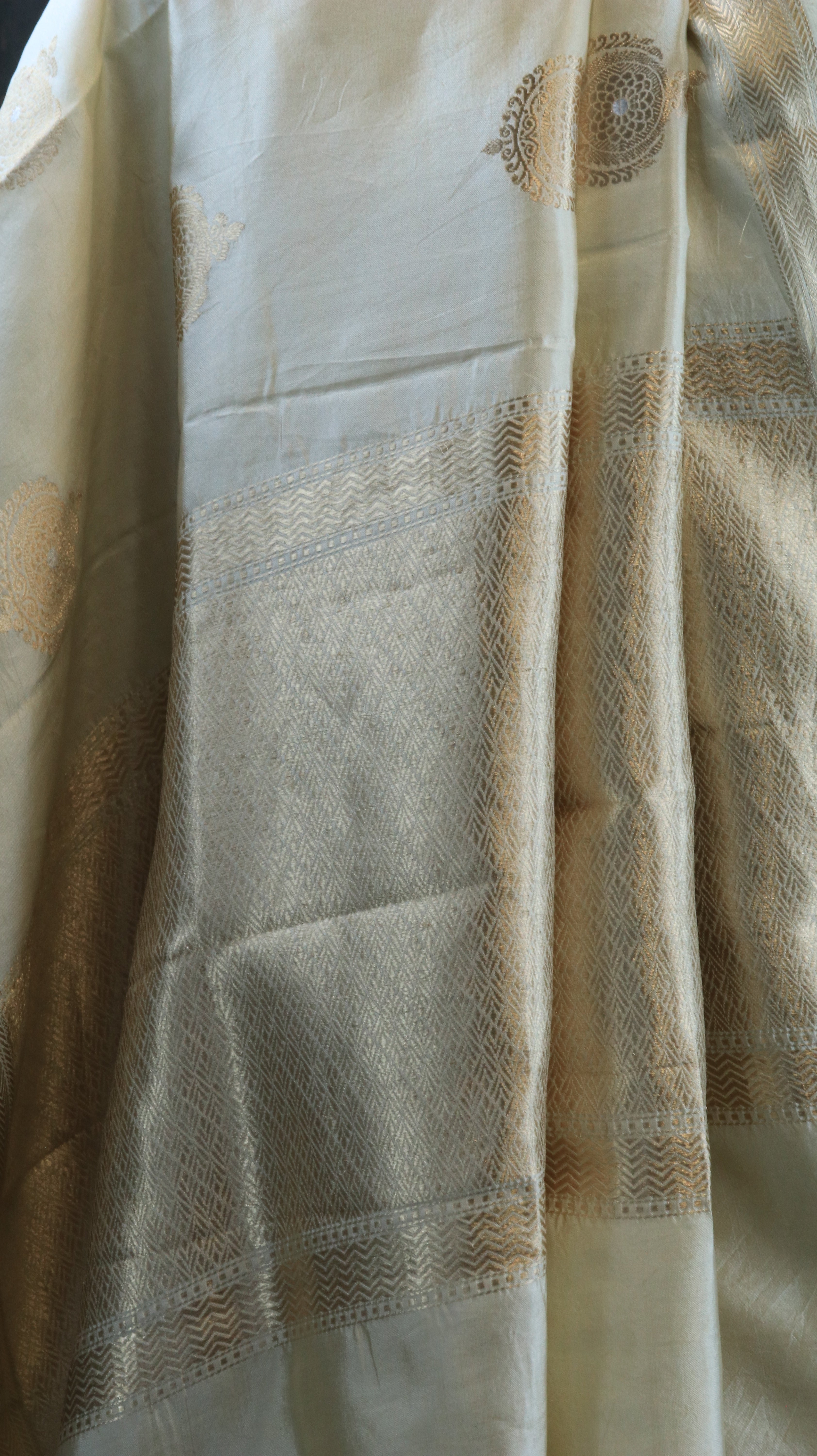 Moonlit Ivory | Banarasi