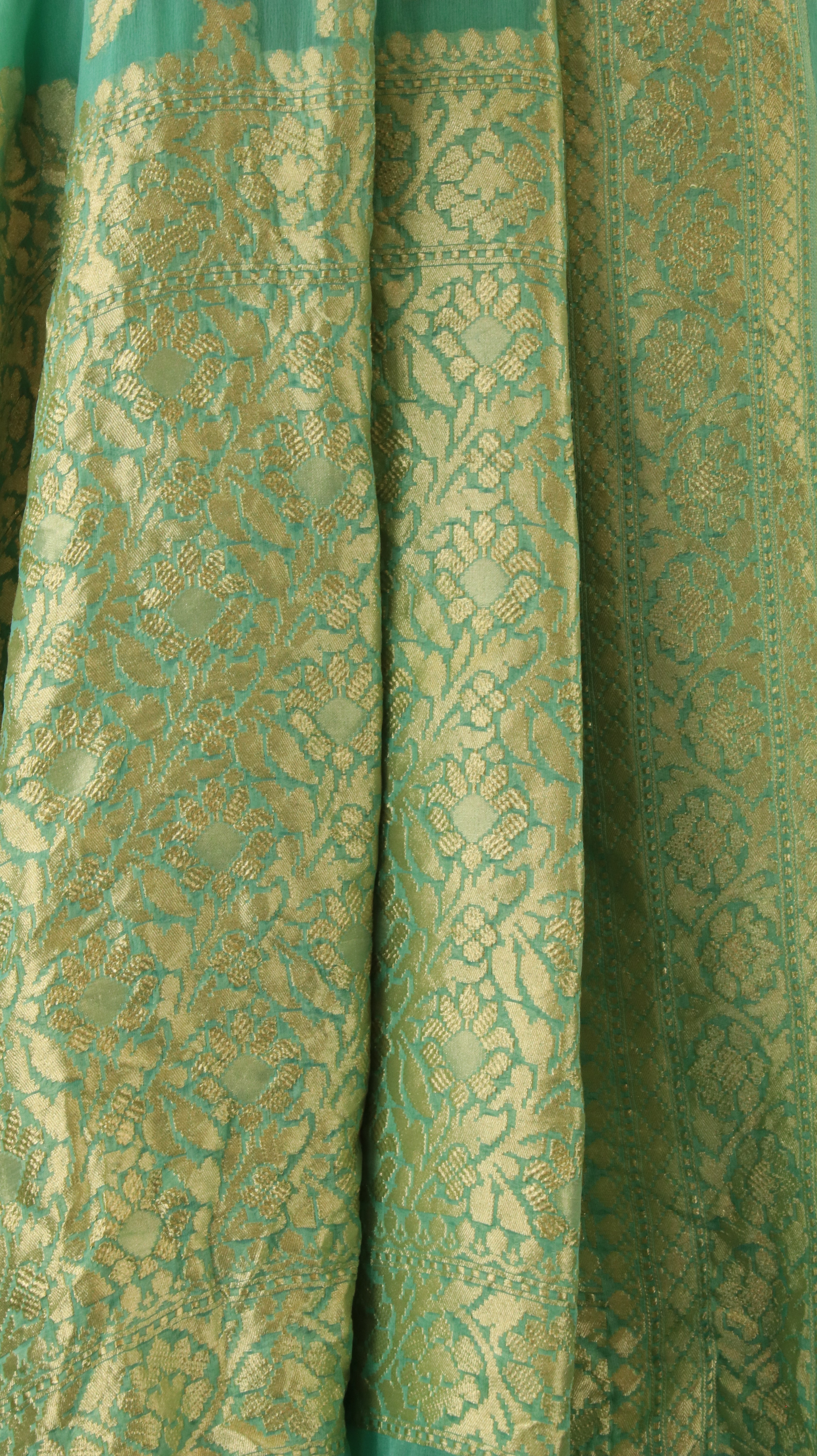 Mint Majesty | Banarasi