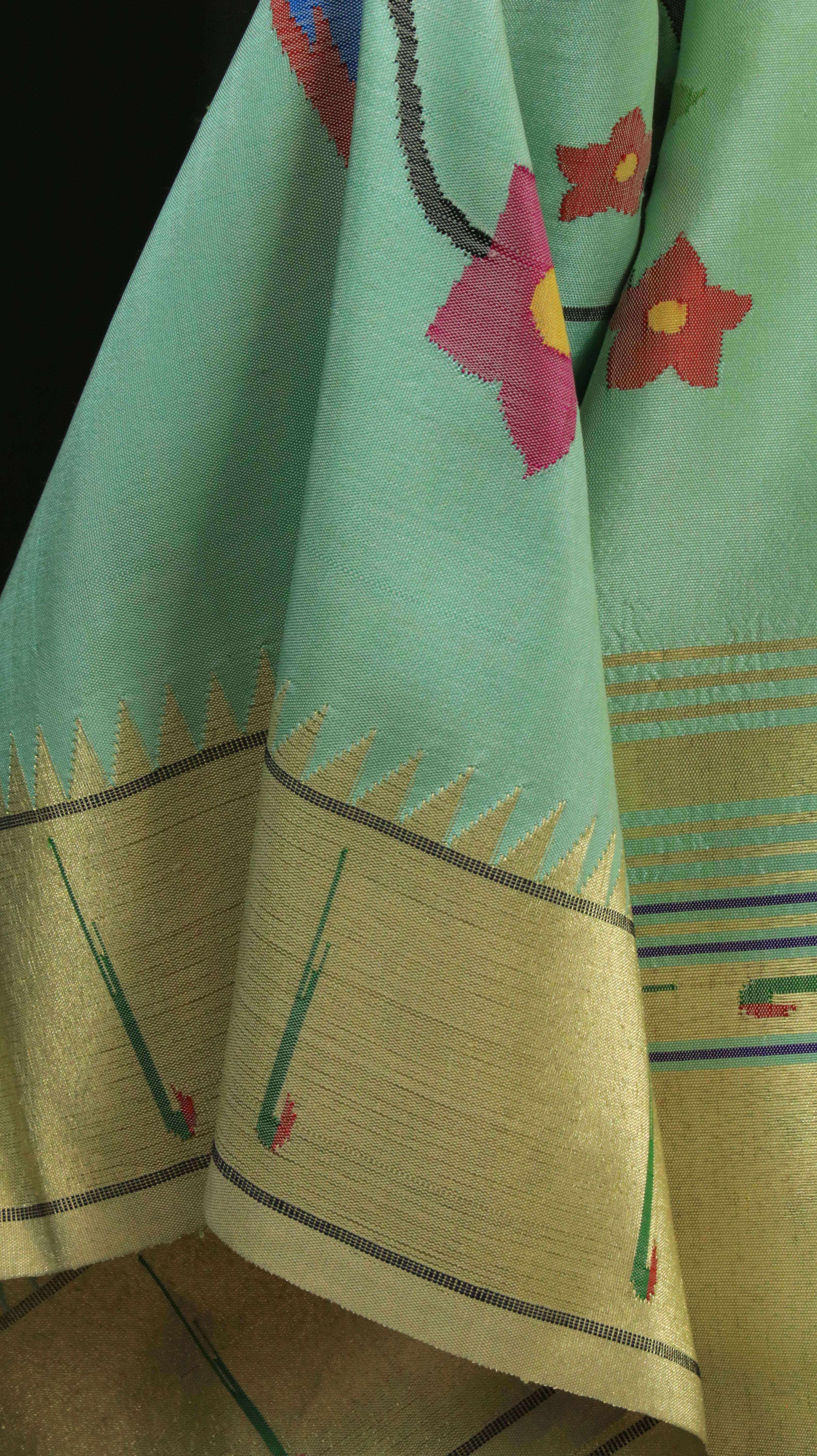 Shuka Vihāra | Paithani