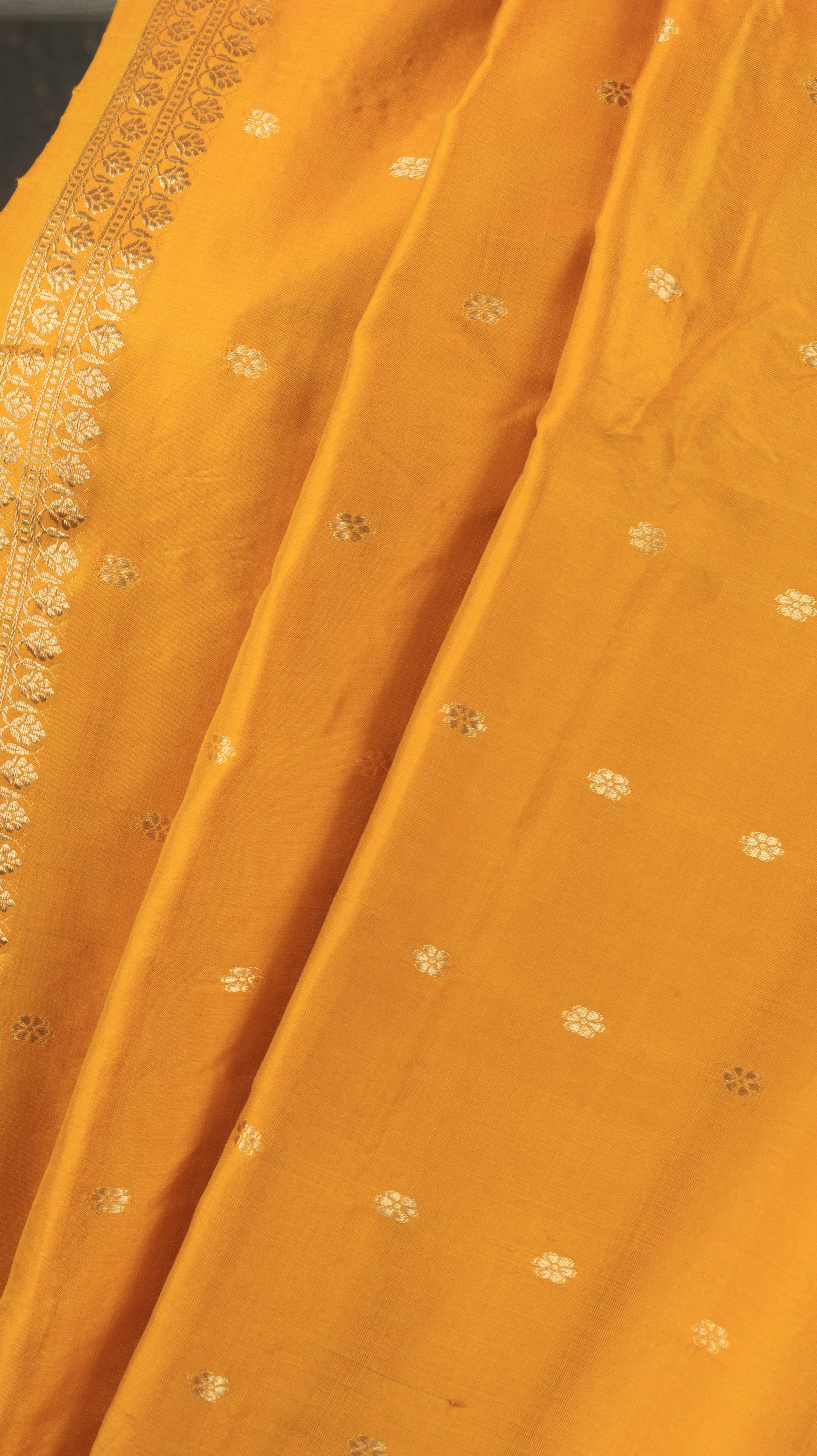 Haldi Glow | Banarasi