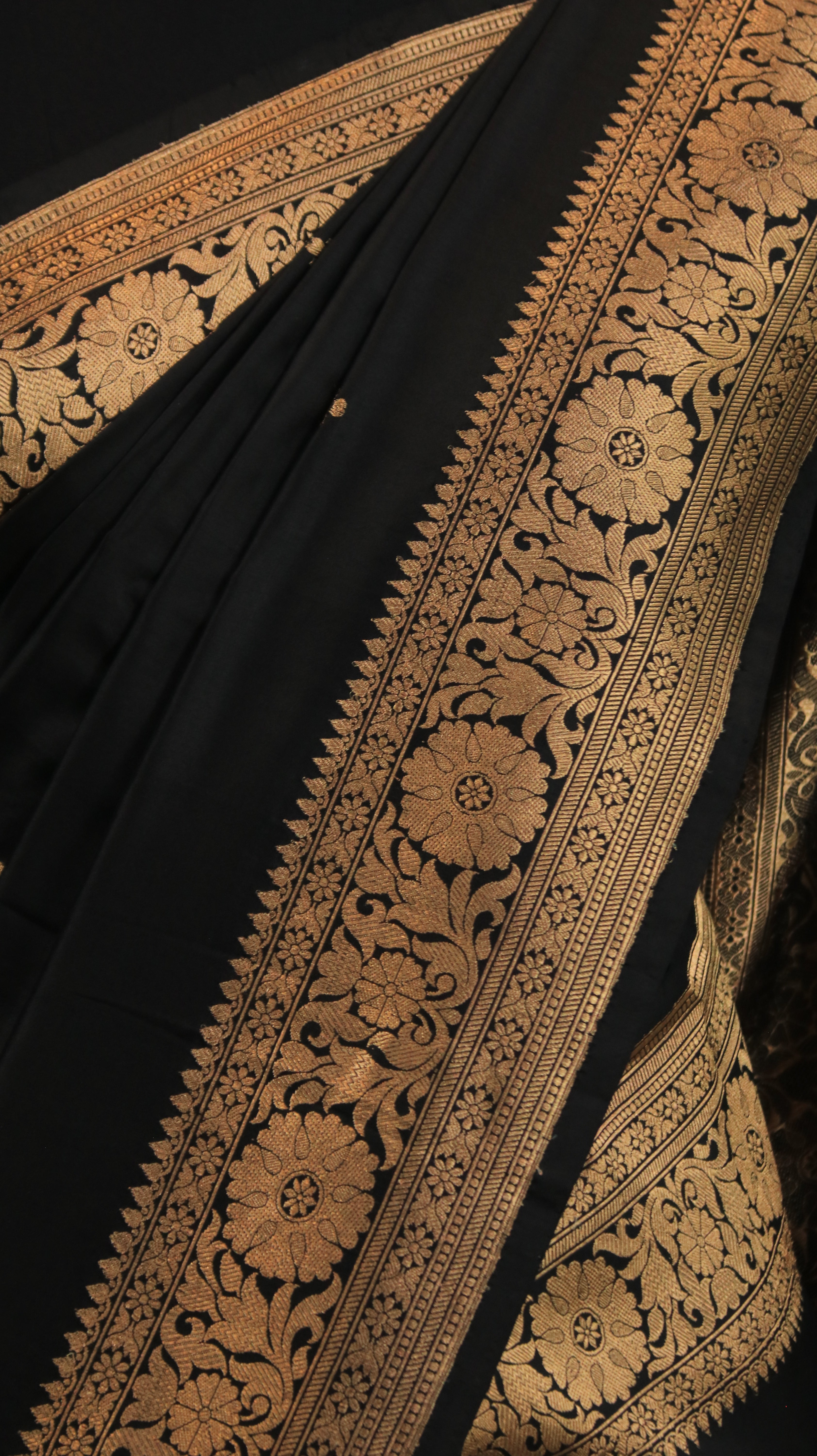 Ebon Majesty | Banarasi