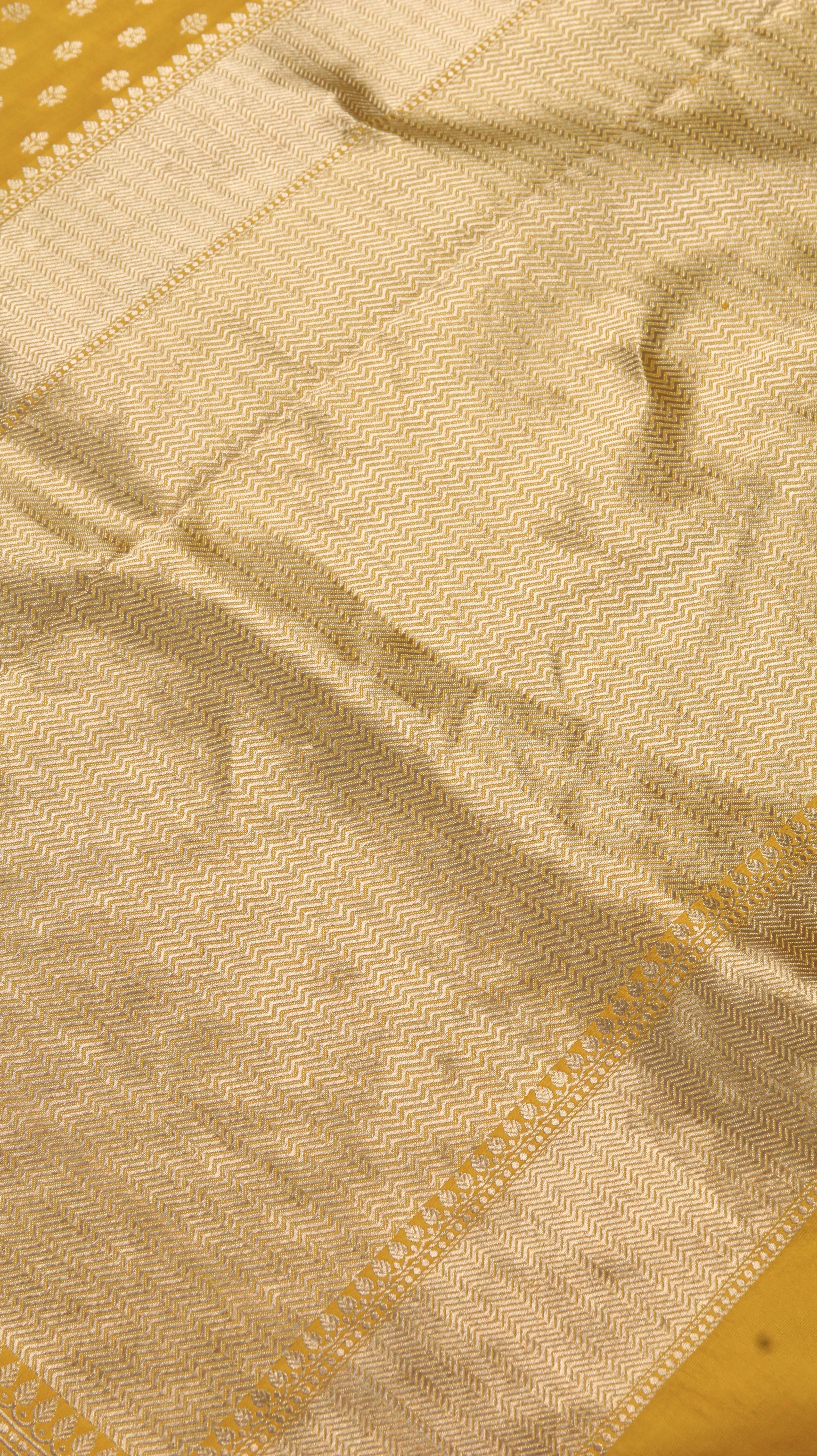 Honeycrest | Banarasi