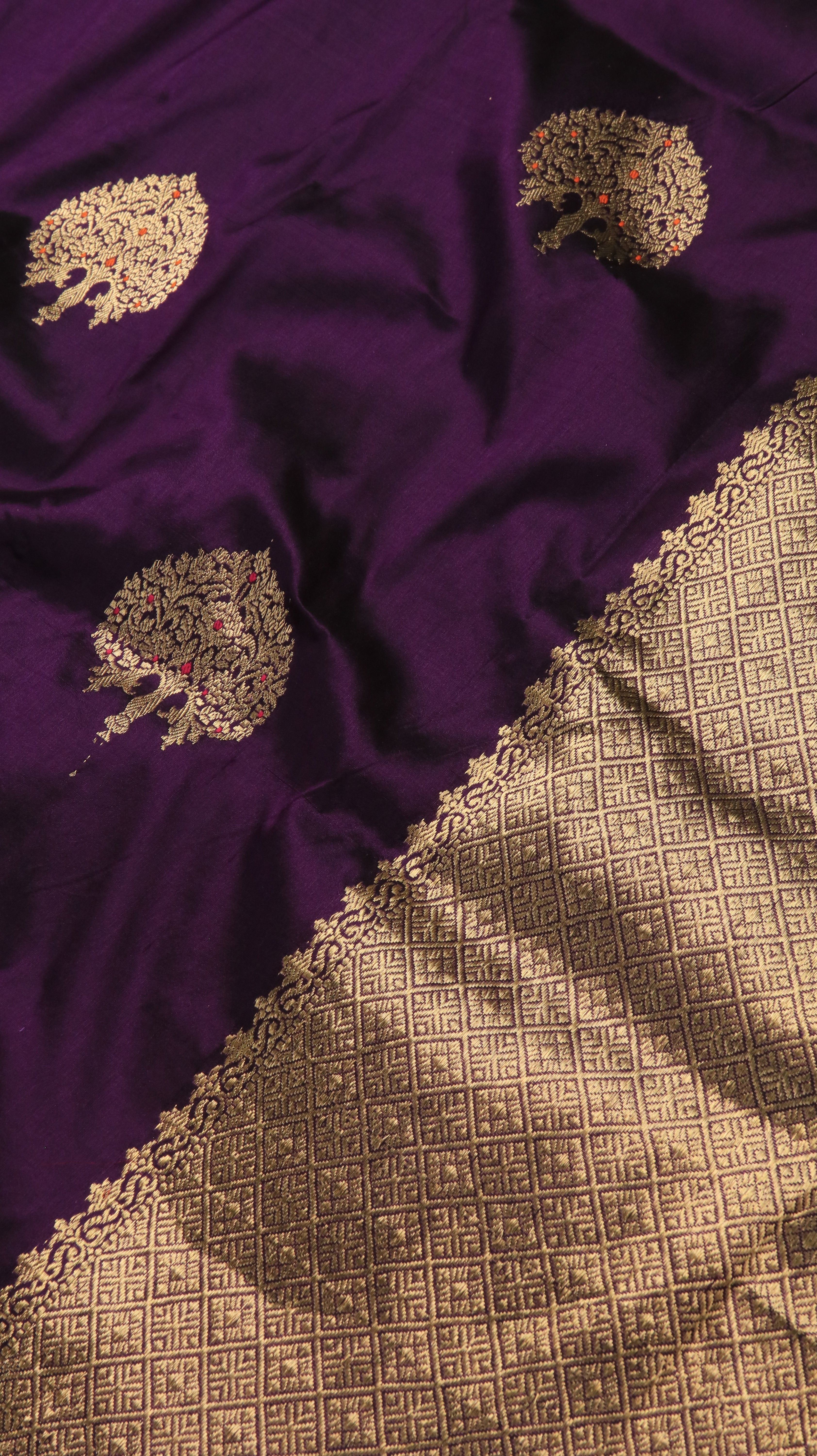 Violet Empress | Banarasi