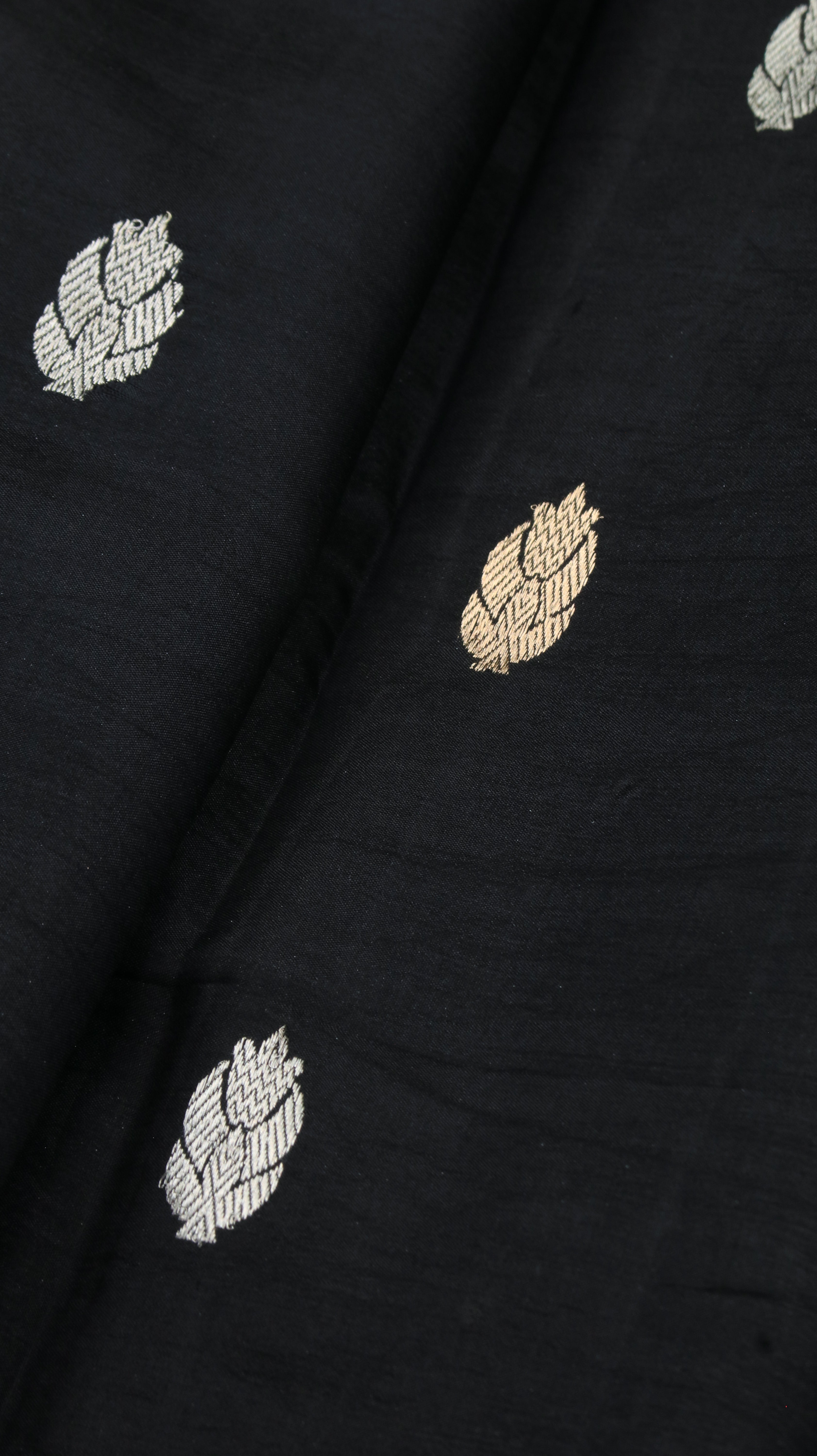 Midnight Aureum | Banarasi