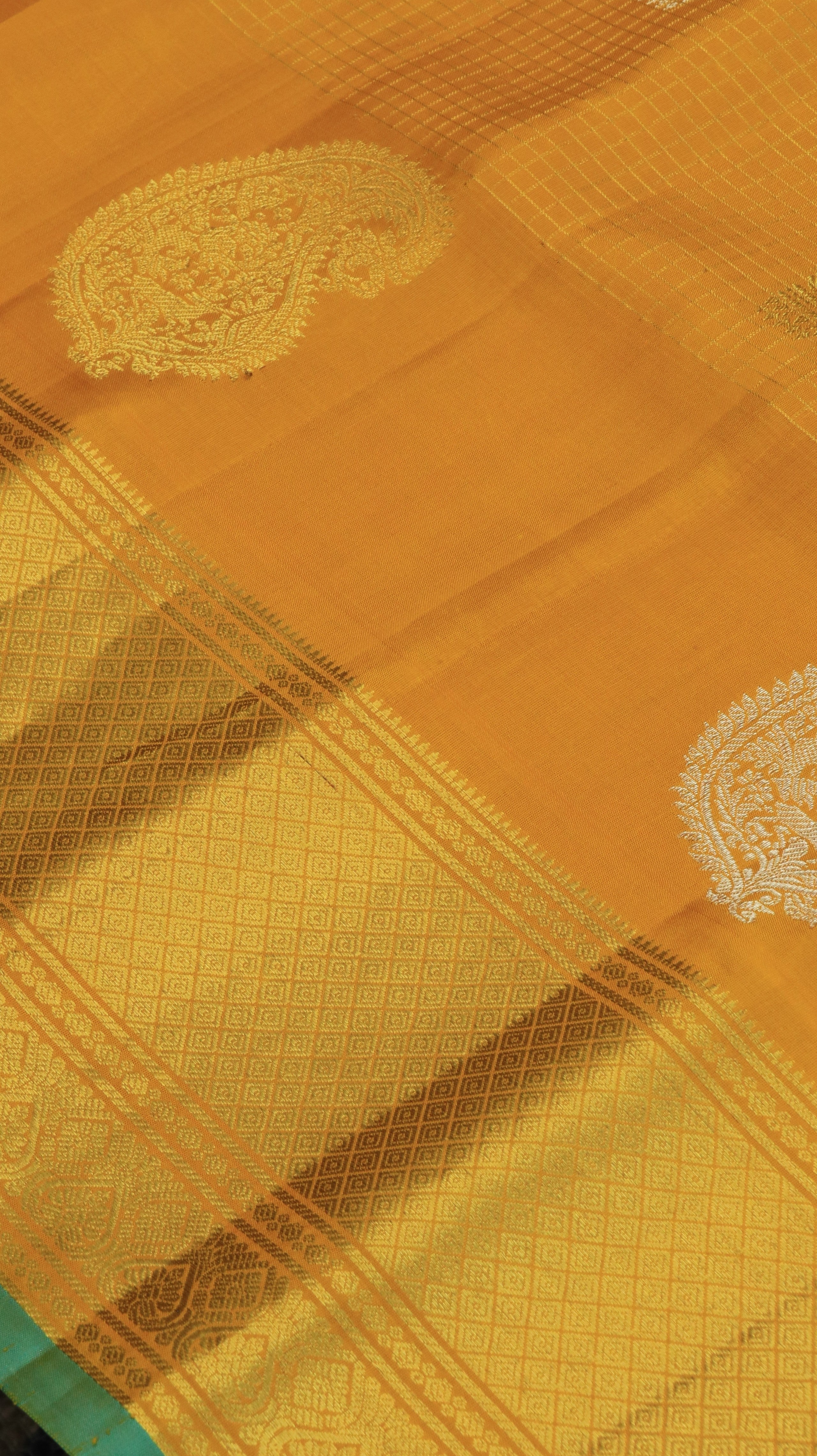 Golden Marigold | Gadwal