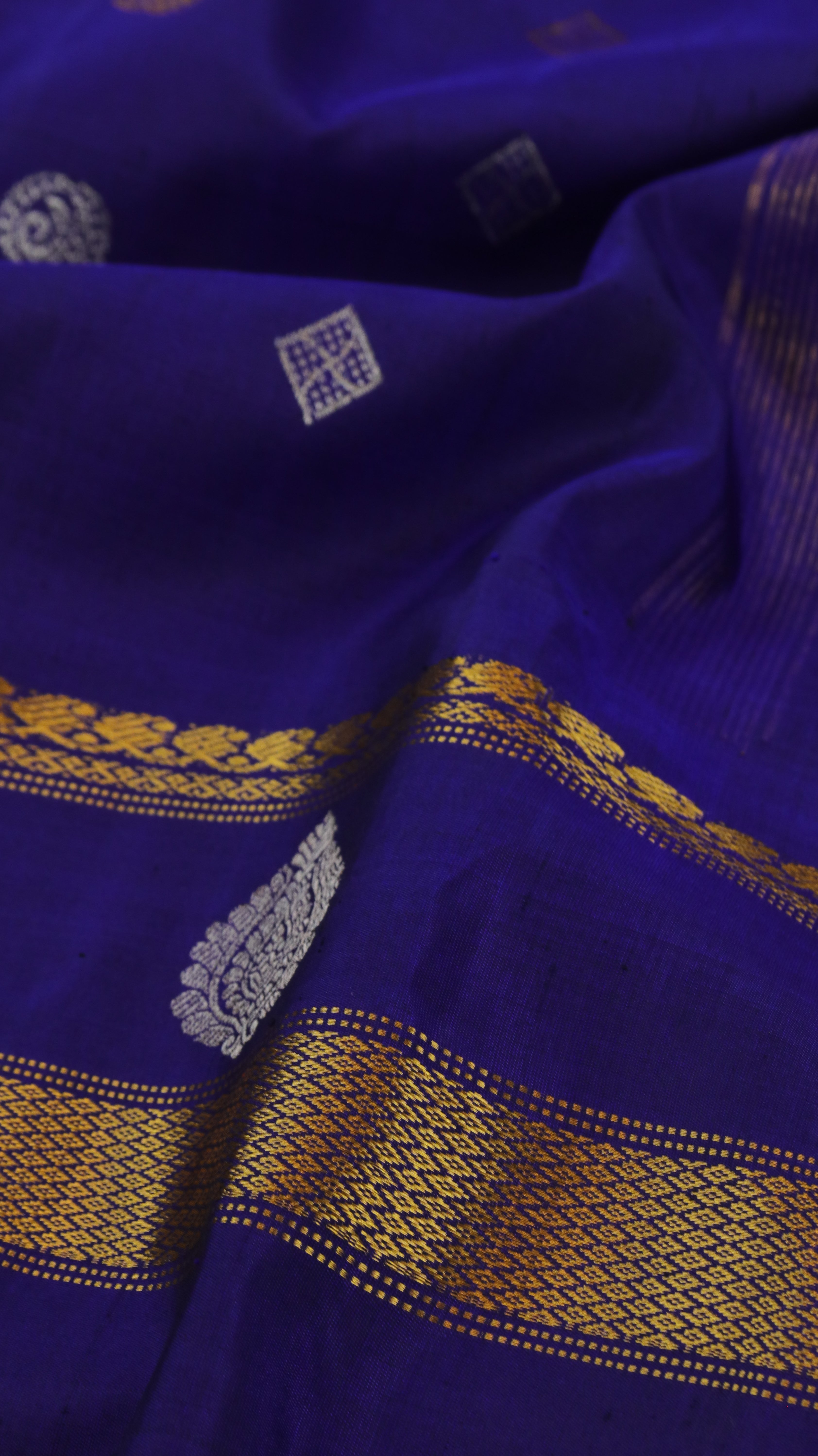 Nila ratna | Gadwal