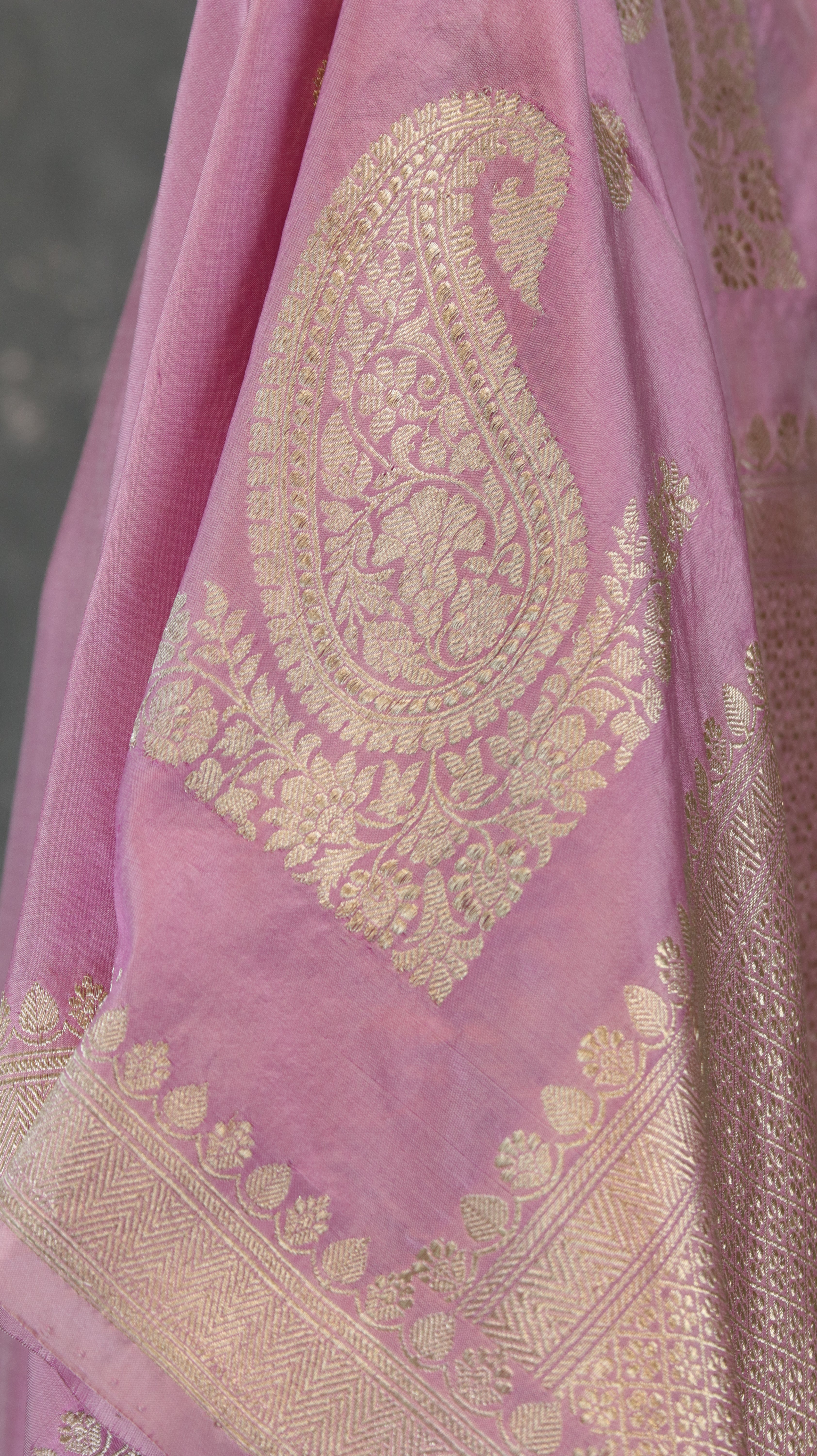 Gulabi Noor | Banarasi