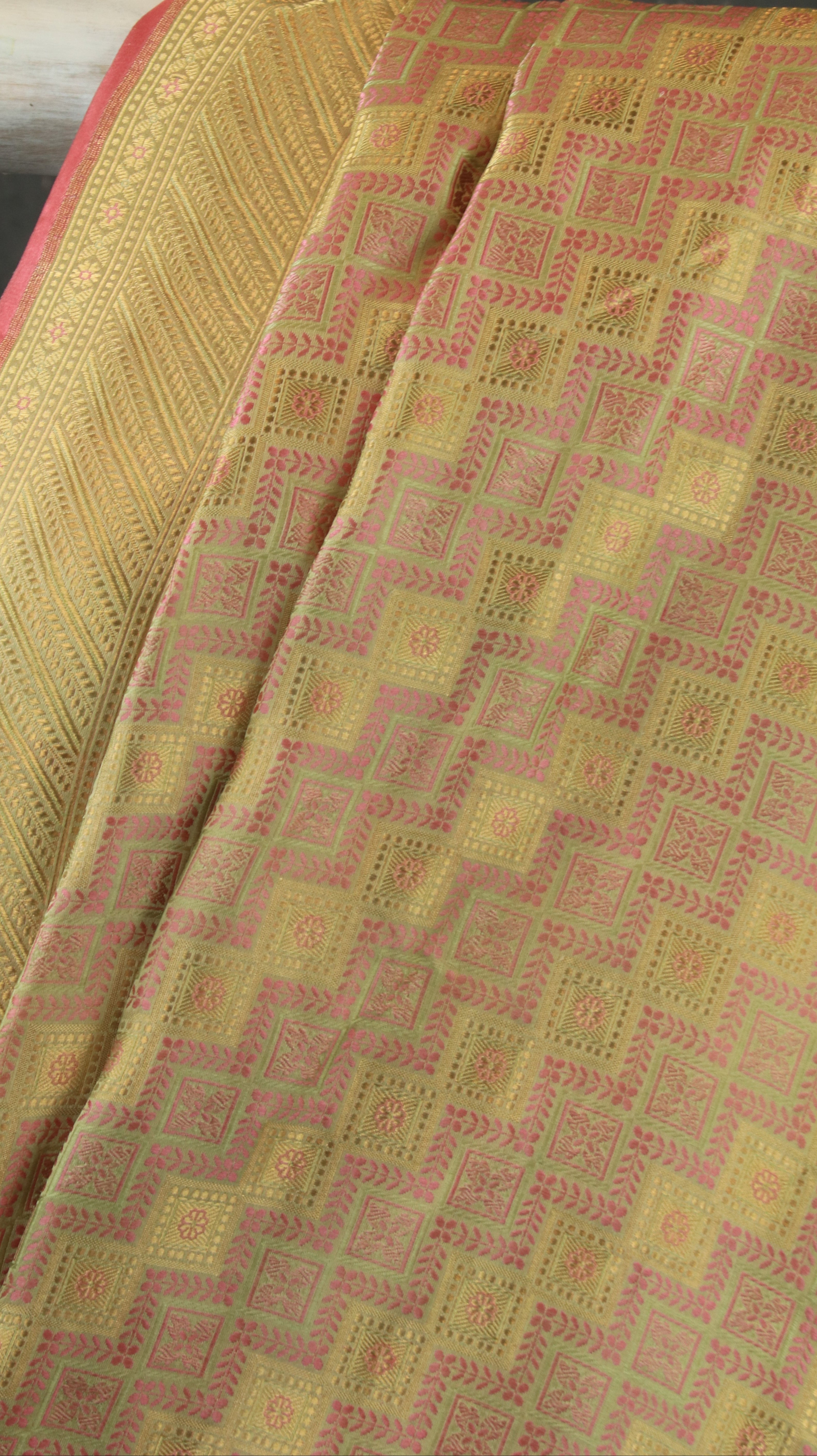 Gilded Darpana | Banarasi