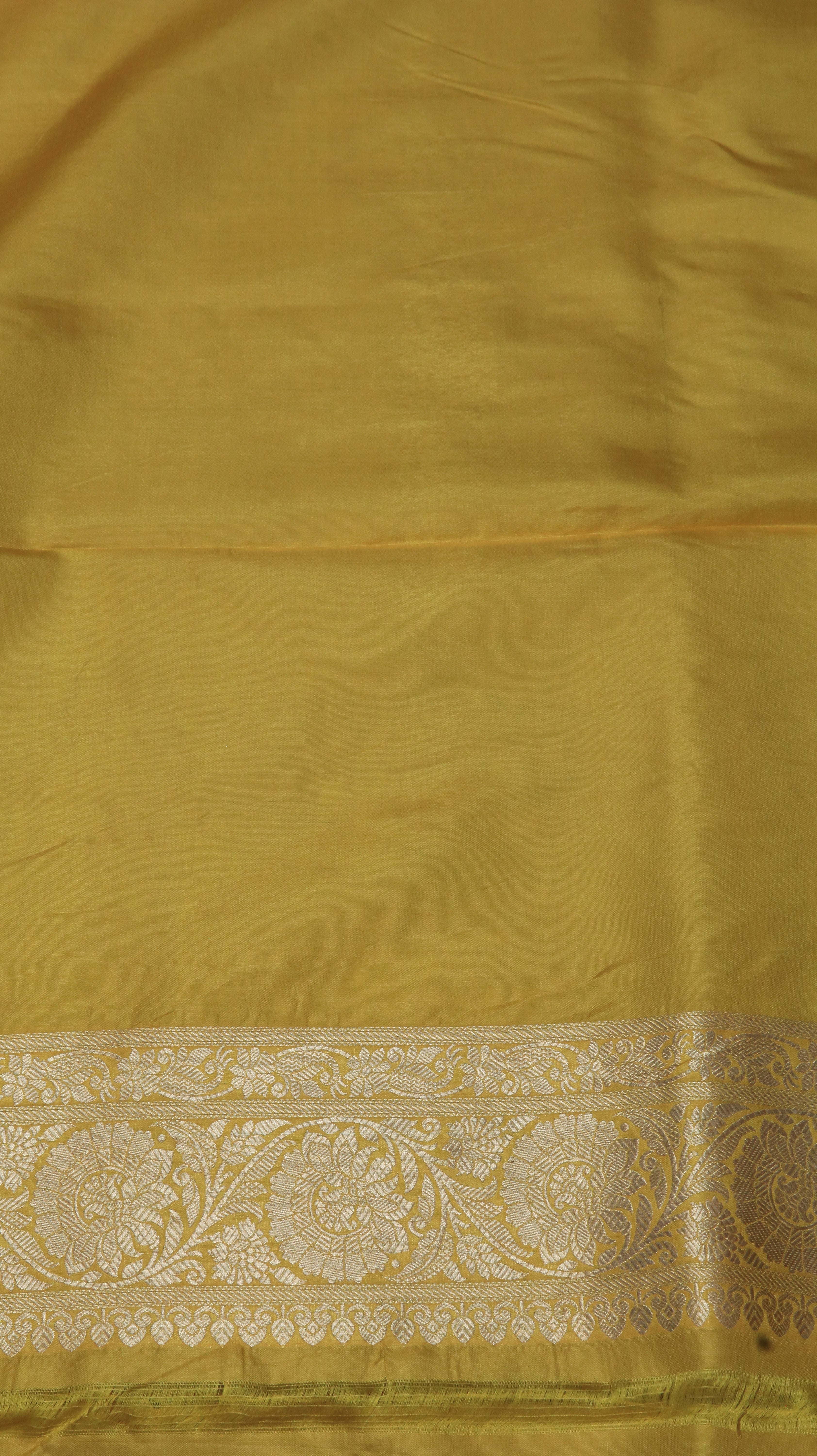 Sunlit Regalia | Banarasi