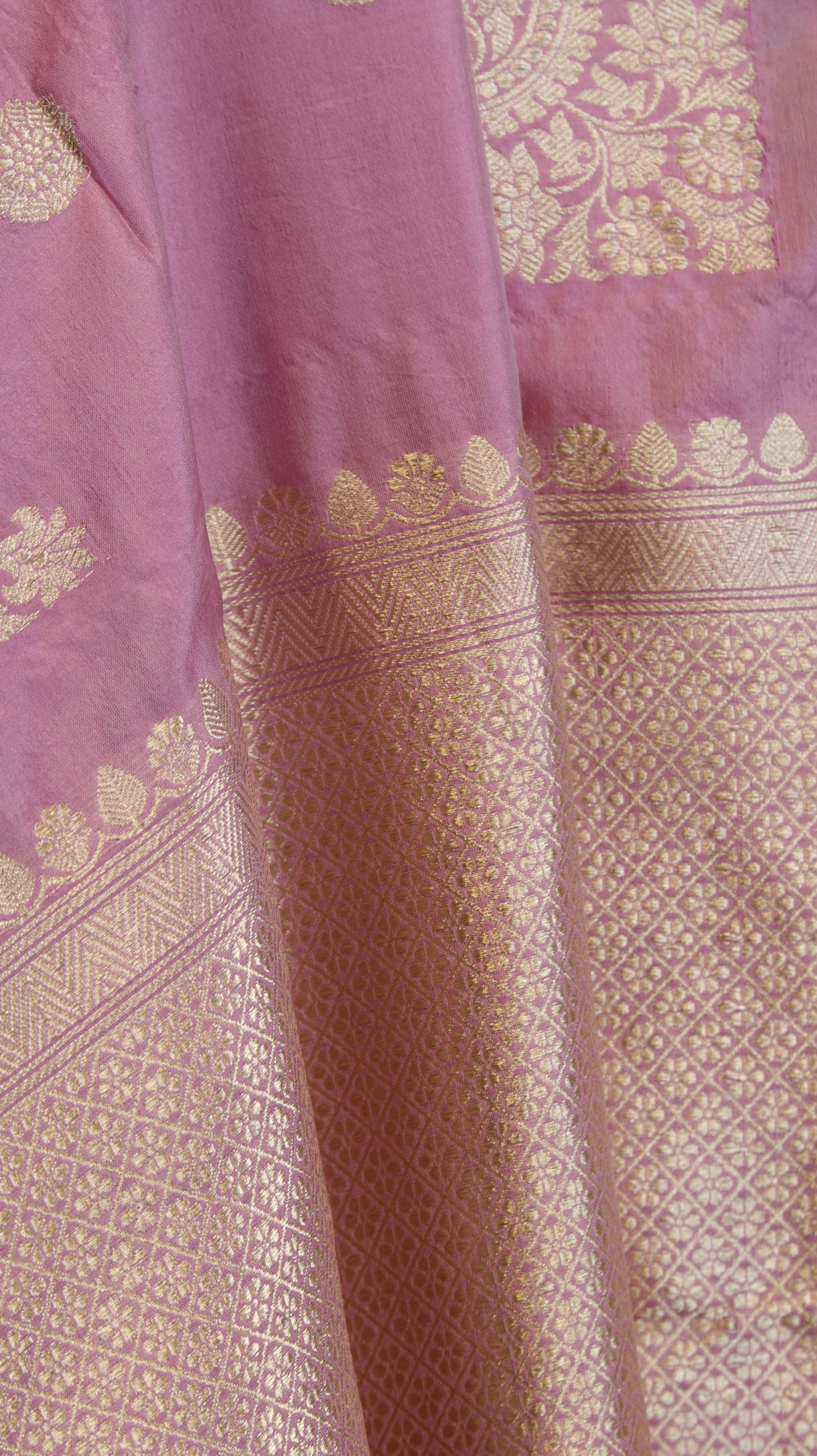 Gulabi Noor | Banarasi