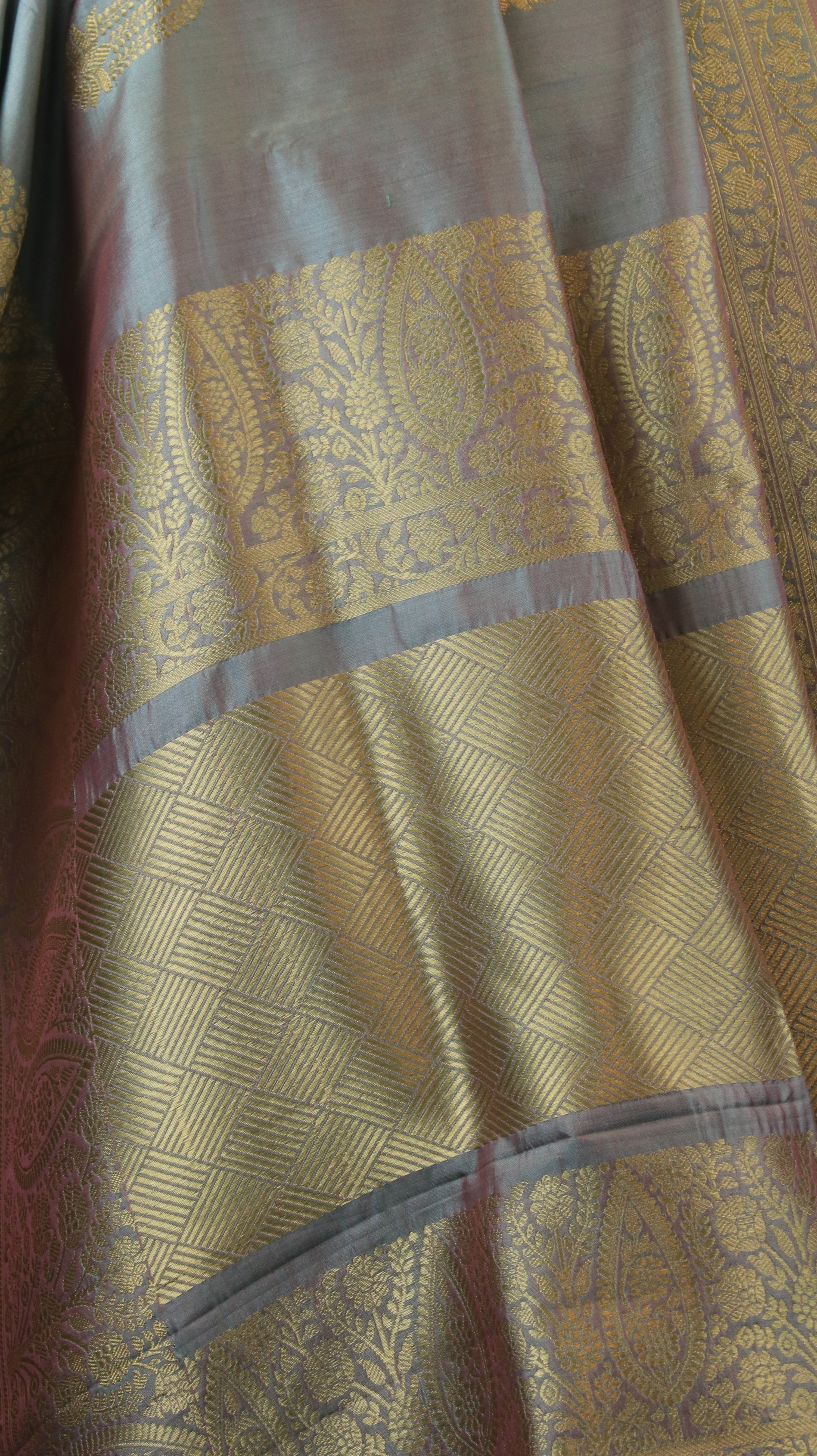 Dusky Dewdrop | Banarasi