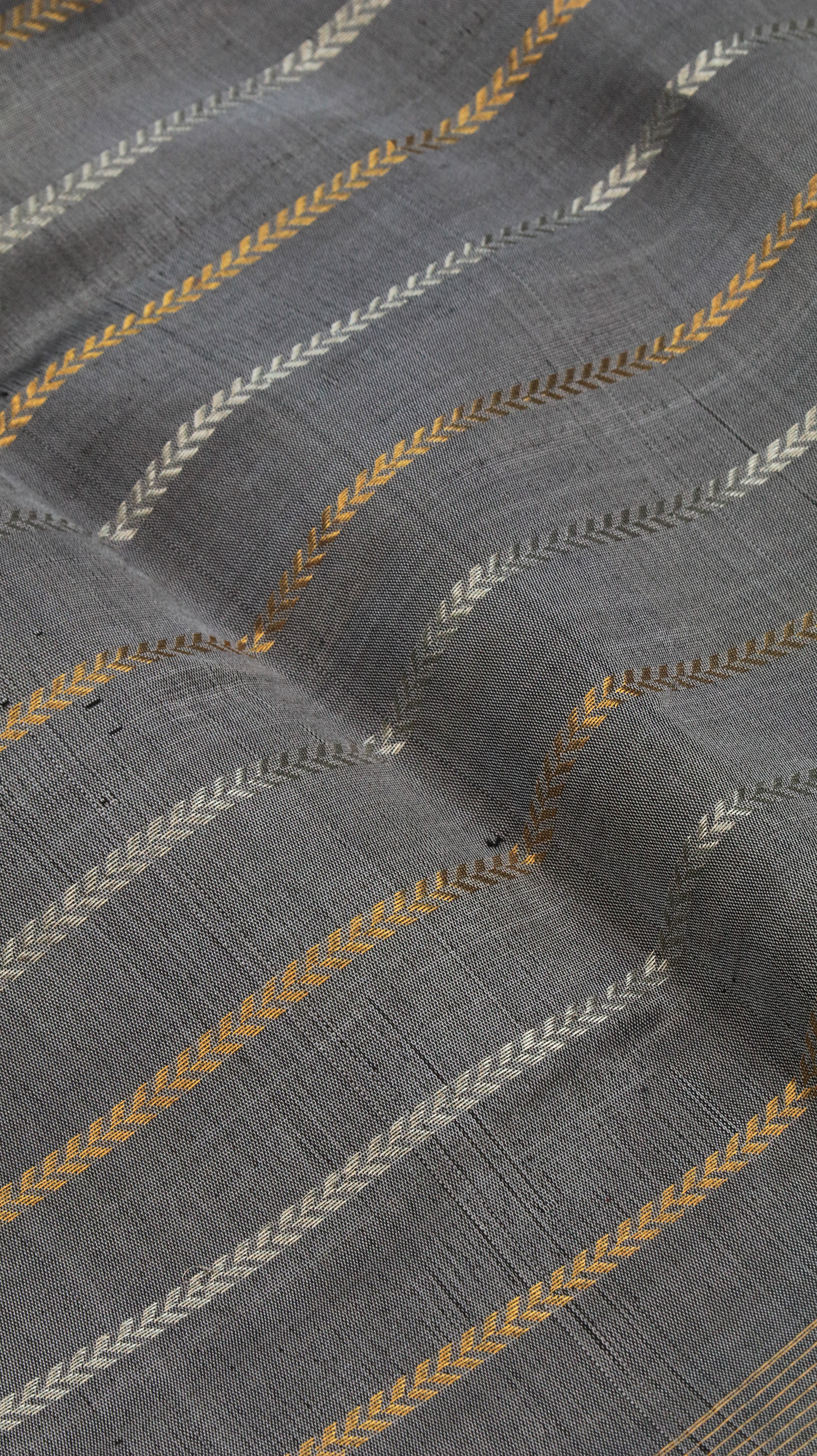 Grey Gleam | Gadwal