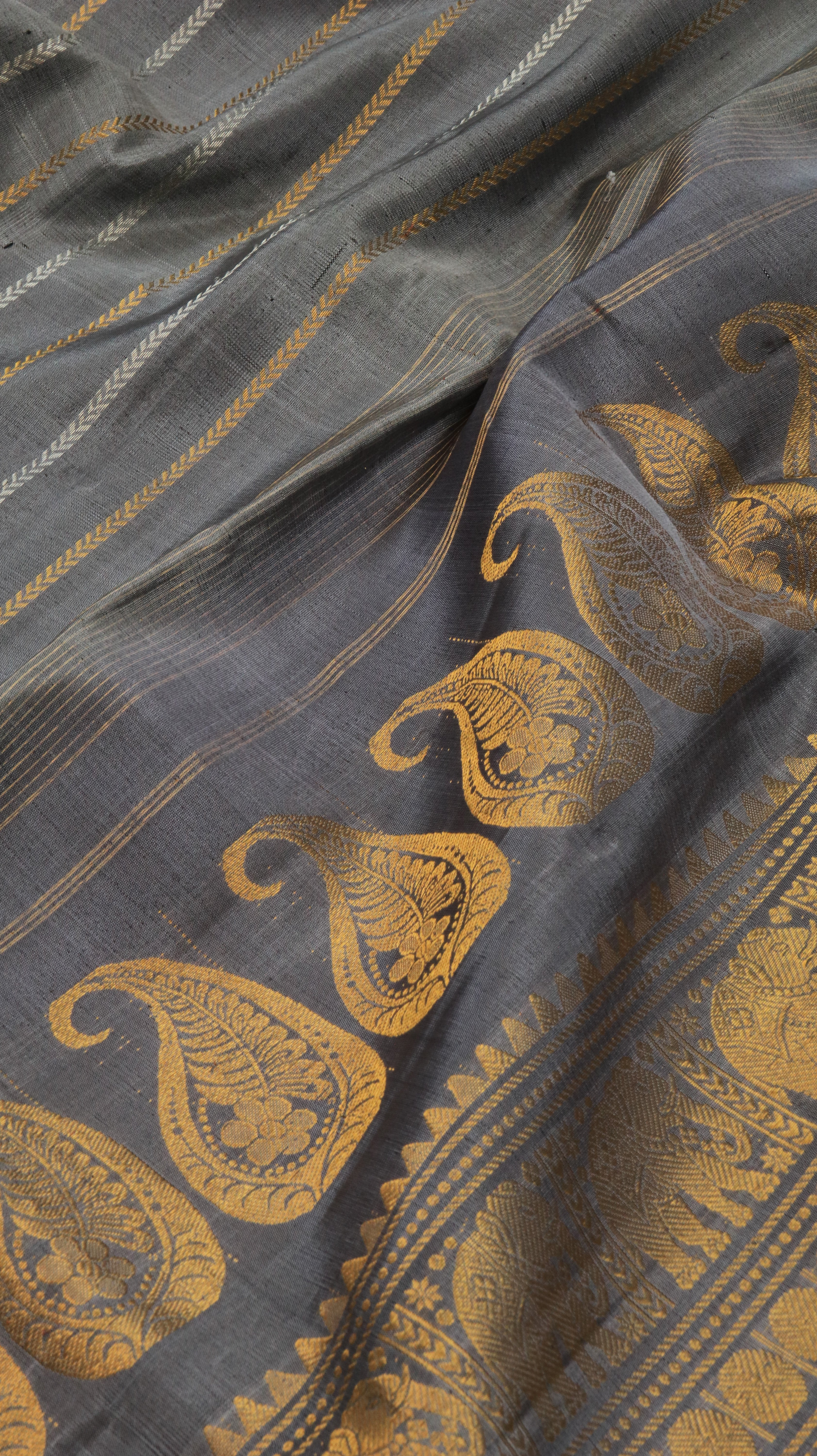 Grey Gleam | Gadwal
