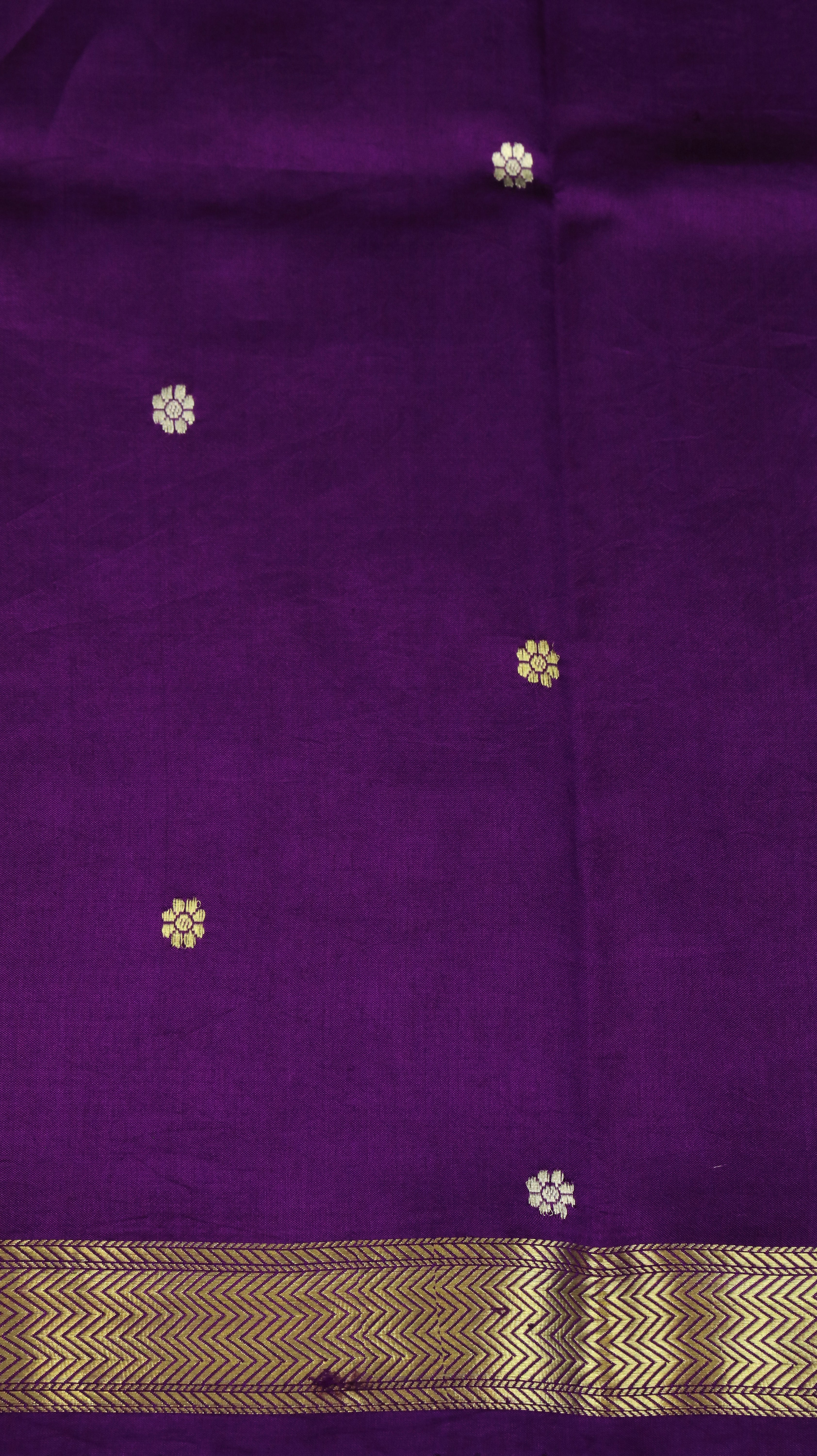 Royal Iris | Banarasi