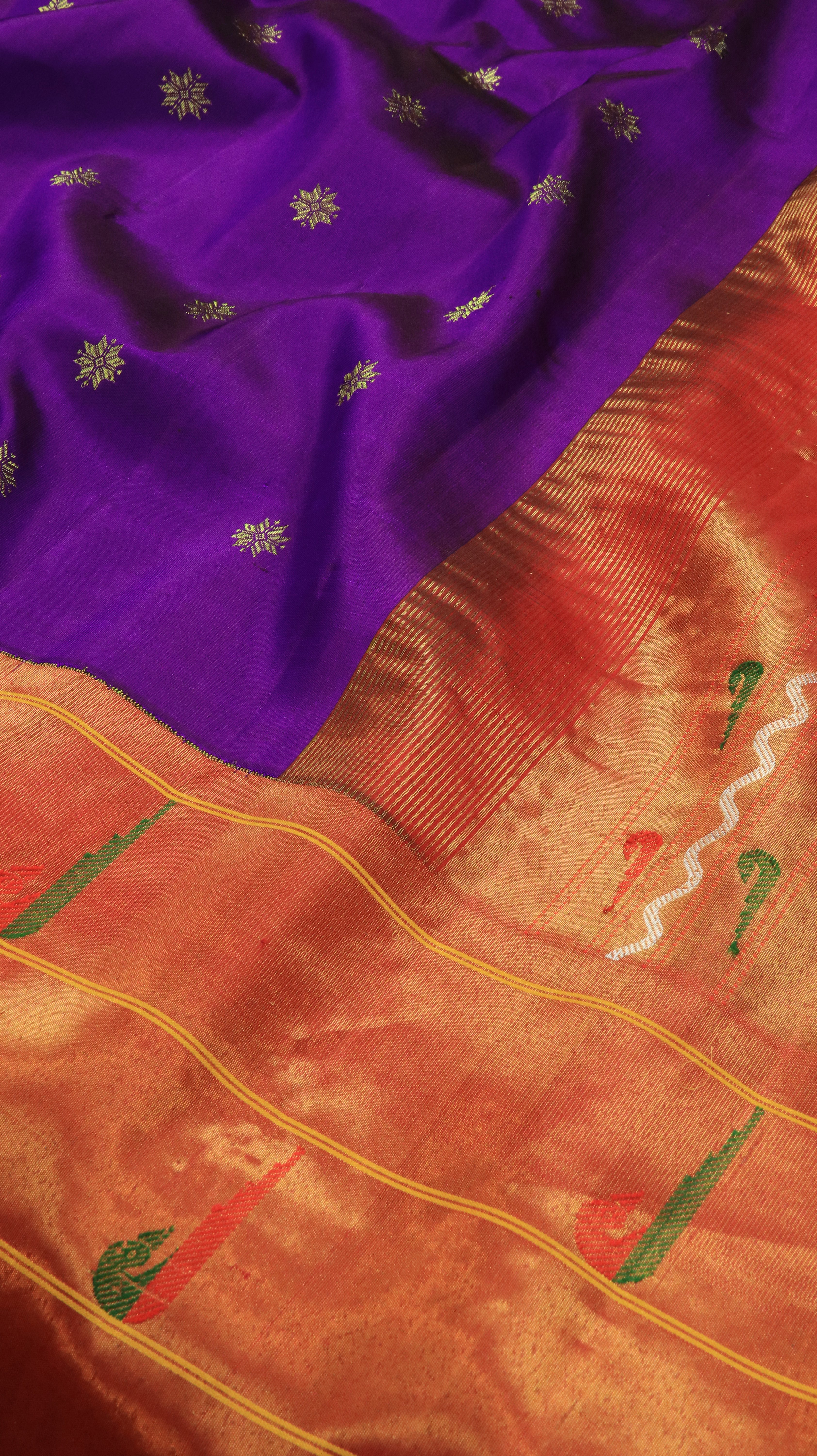 Crimson Royalty | Gadwal