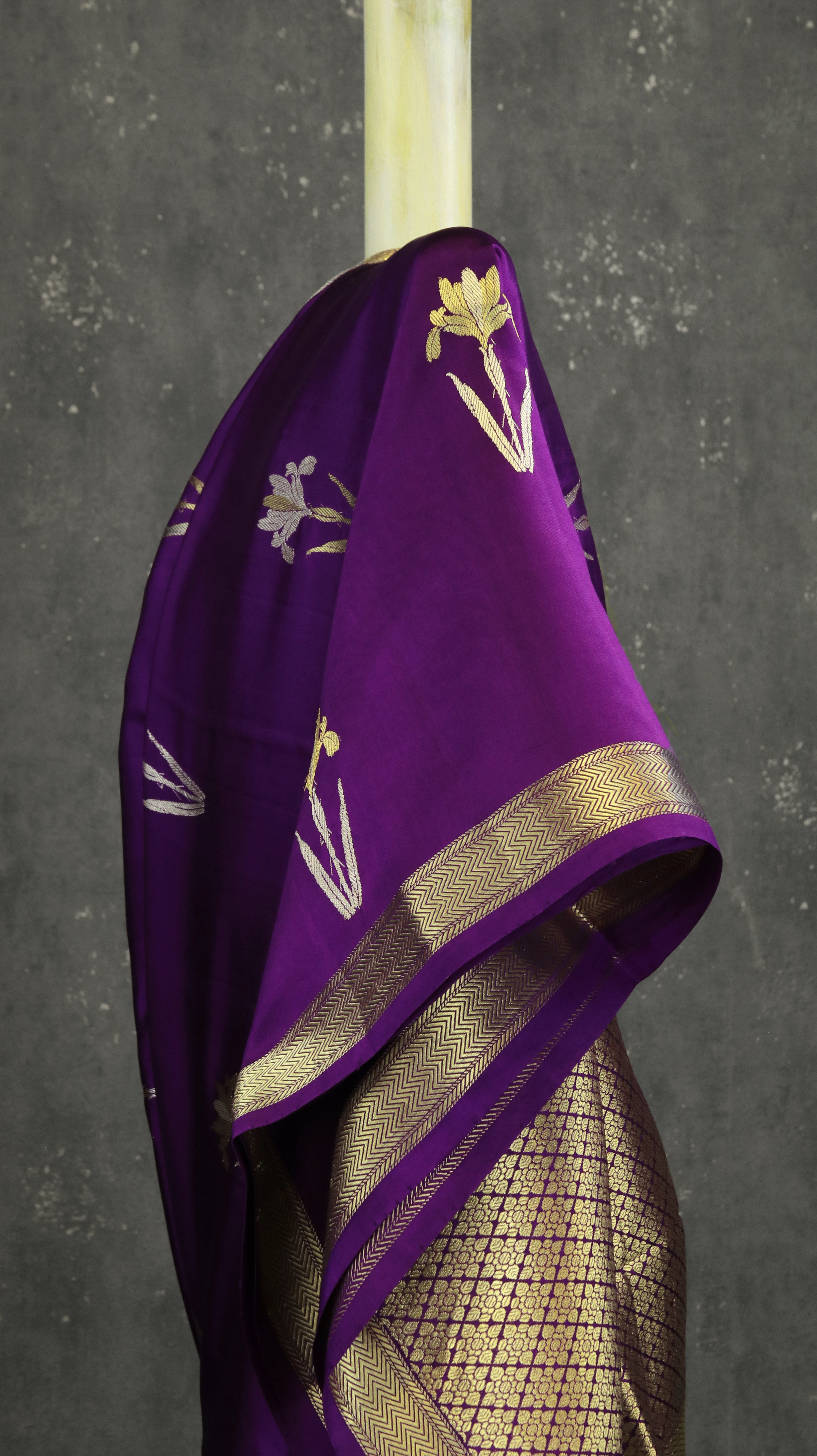 Royal Iris | Banarasi