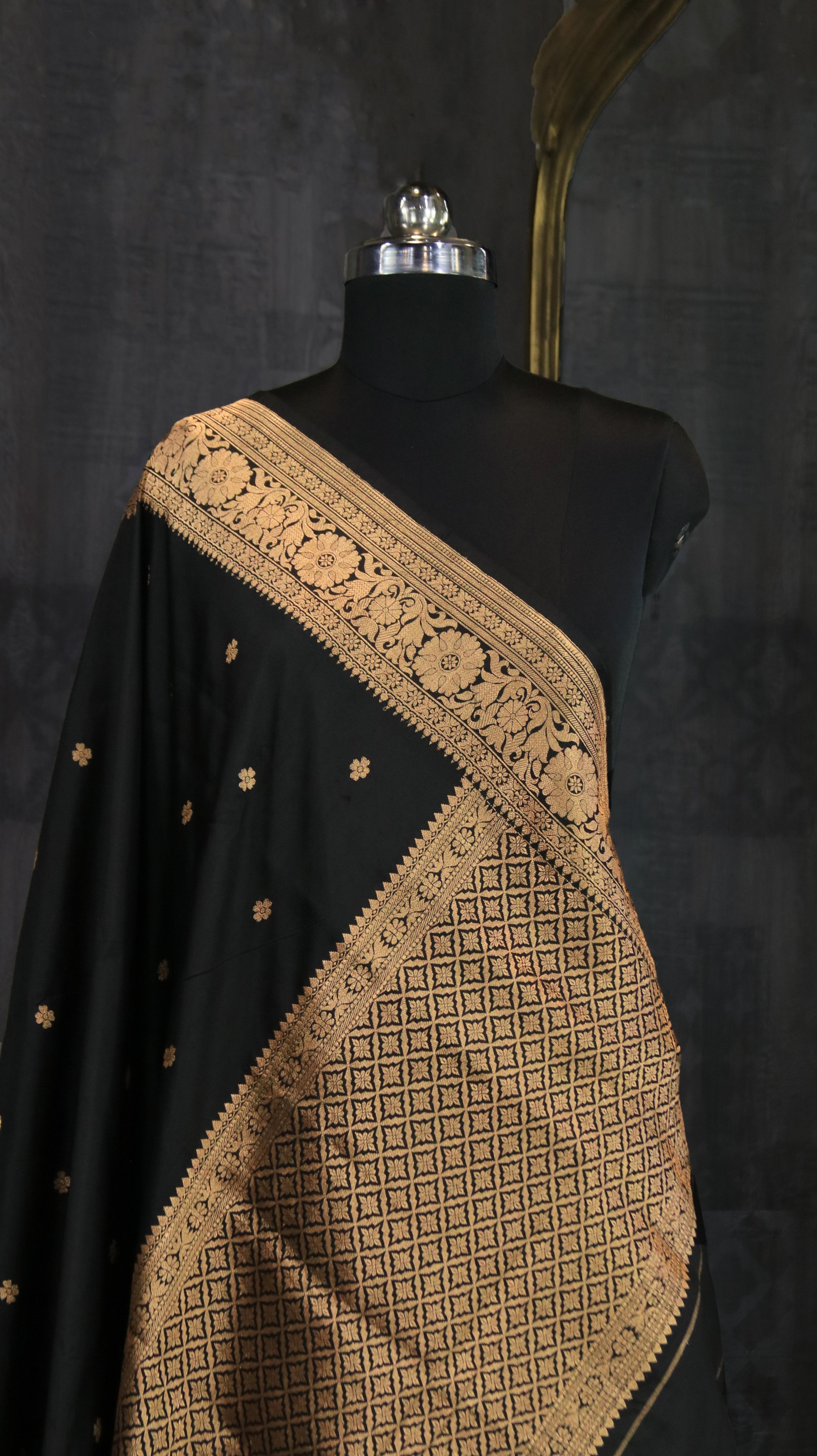 Ebon Majesty | Banarasi