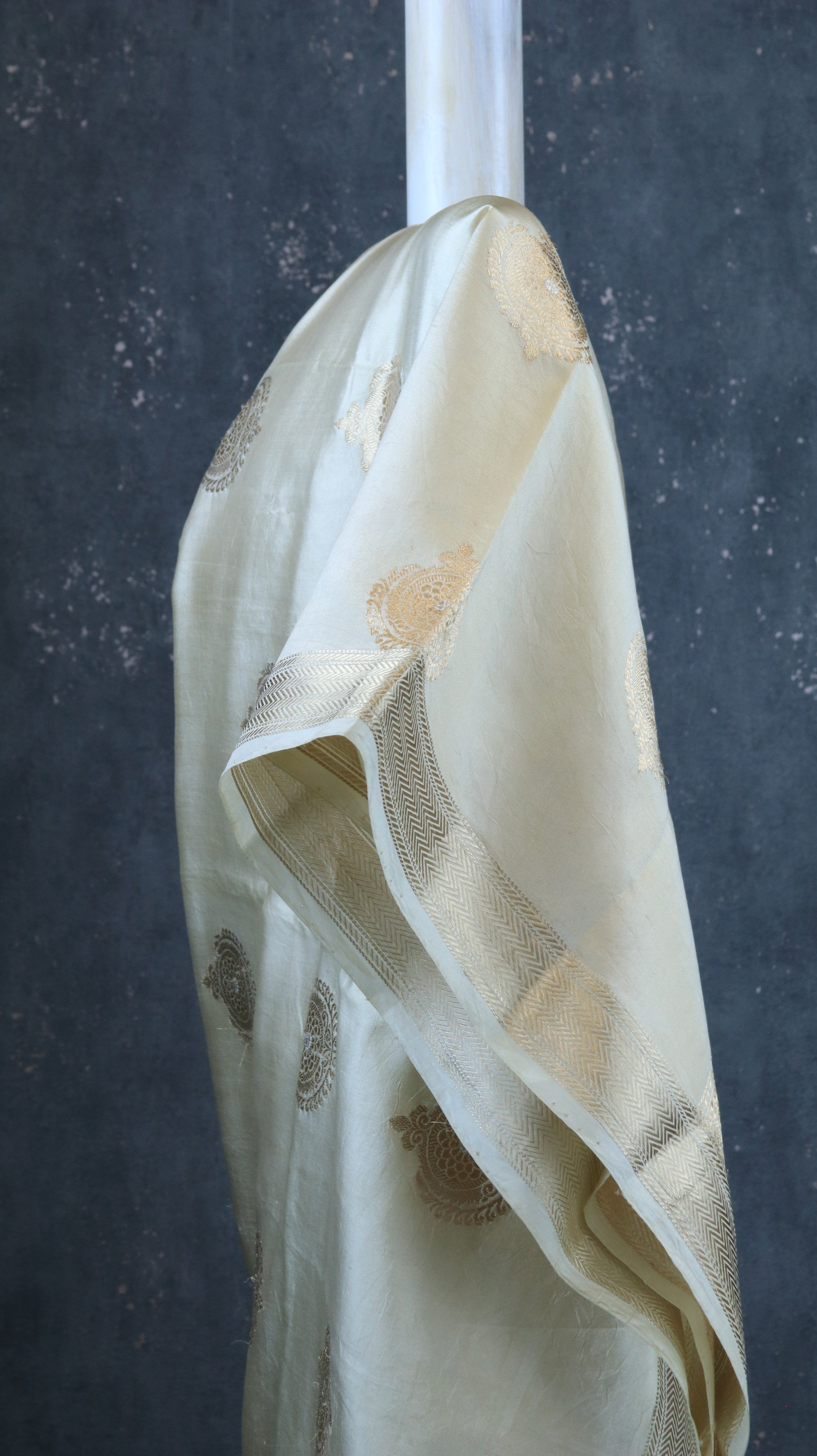 Moonlit Ivory | Banarasi