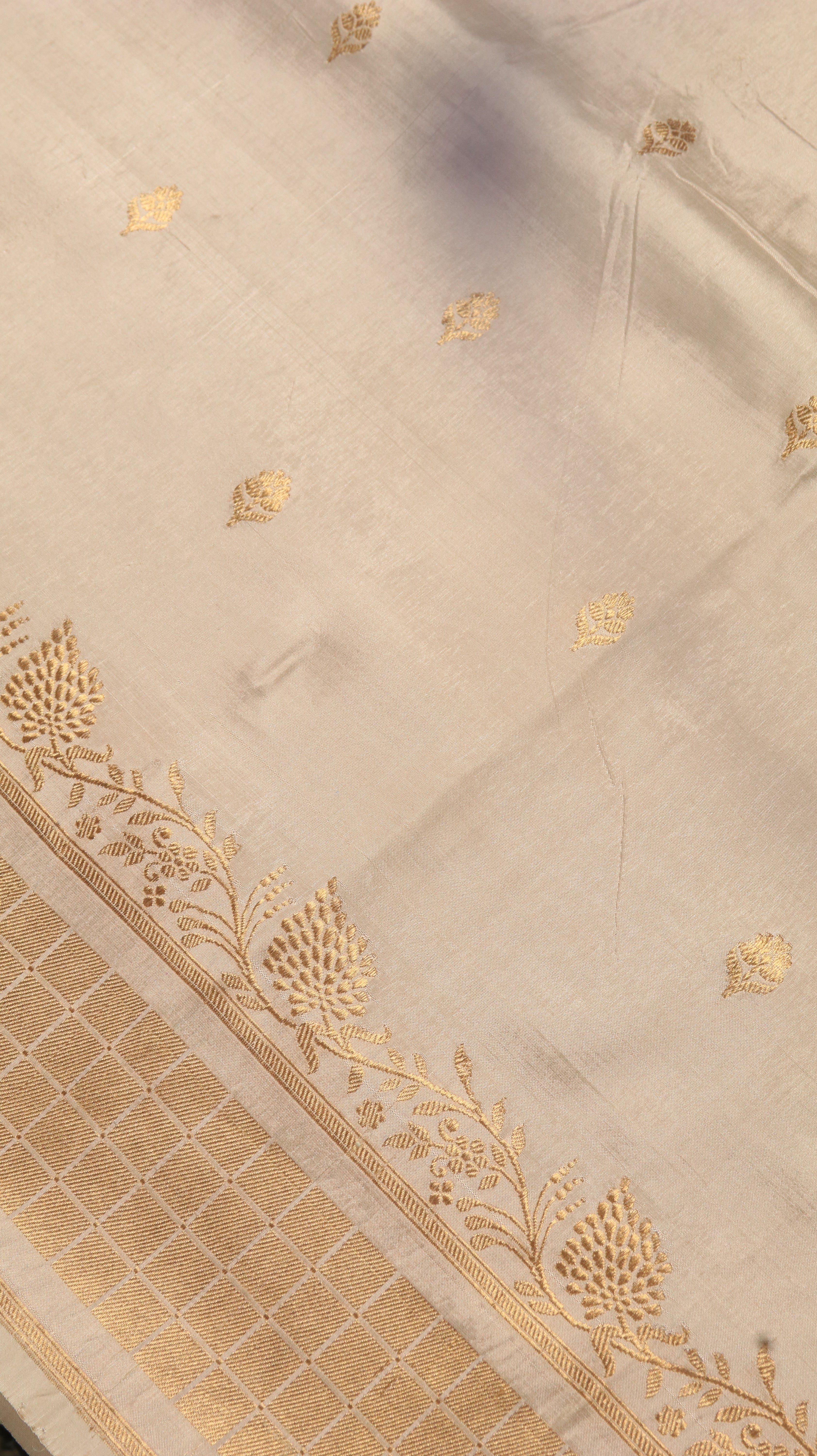 Pearl Reverie | Banarasi