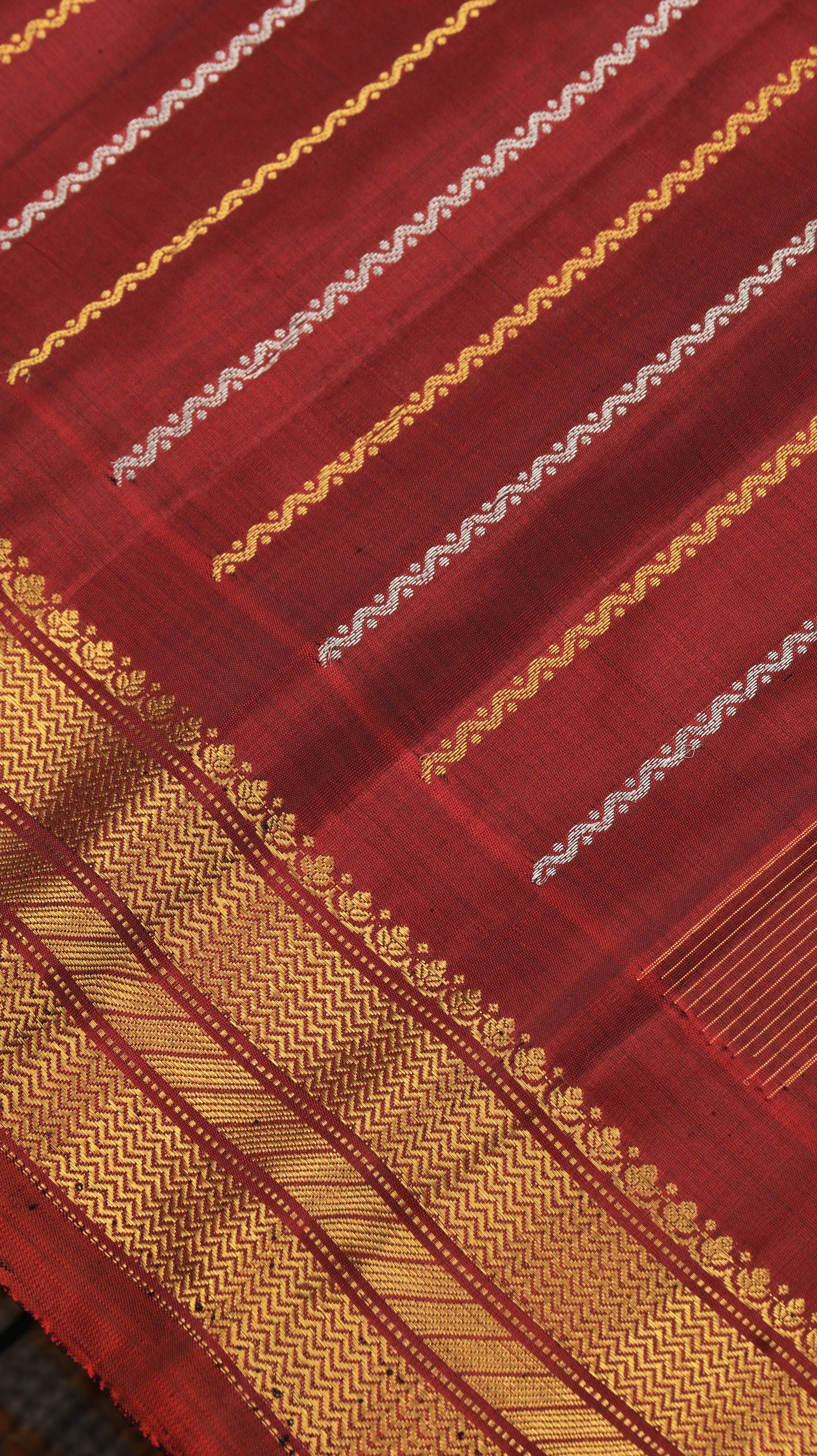 Crimson Regalia | Gadwal