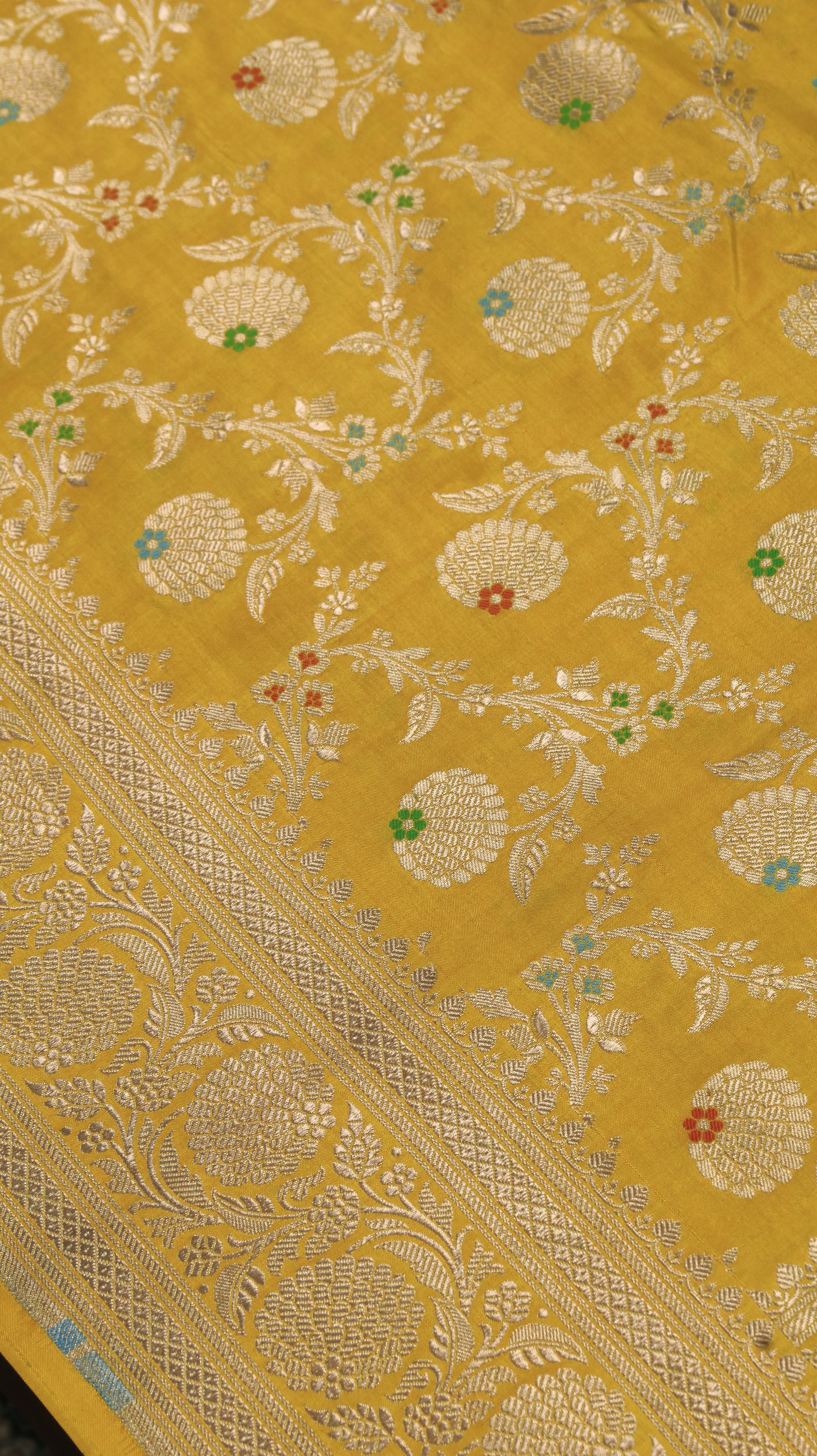 Golden Vistara | Banarasi