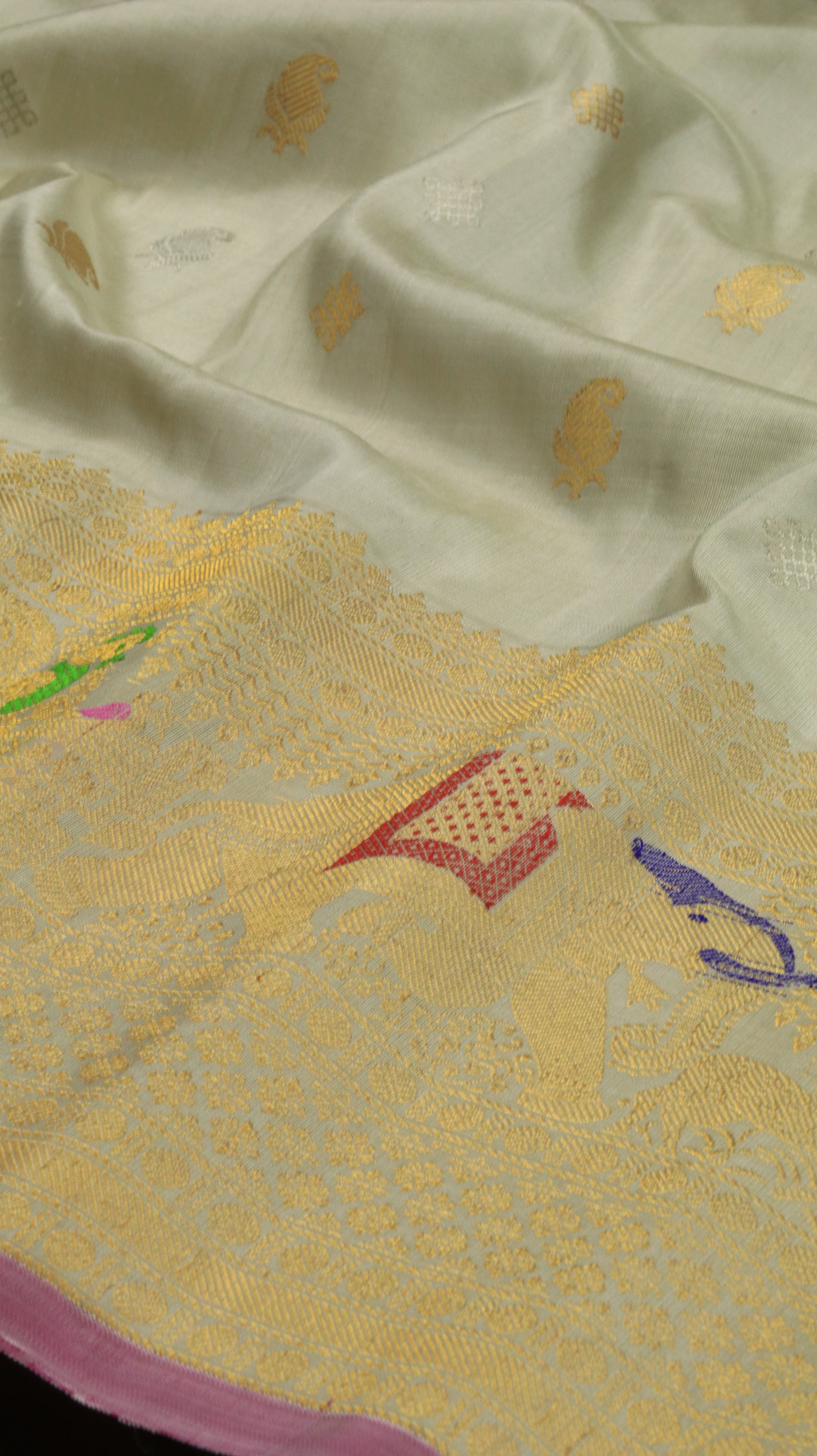 Ivory Illusion | Gadwal