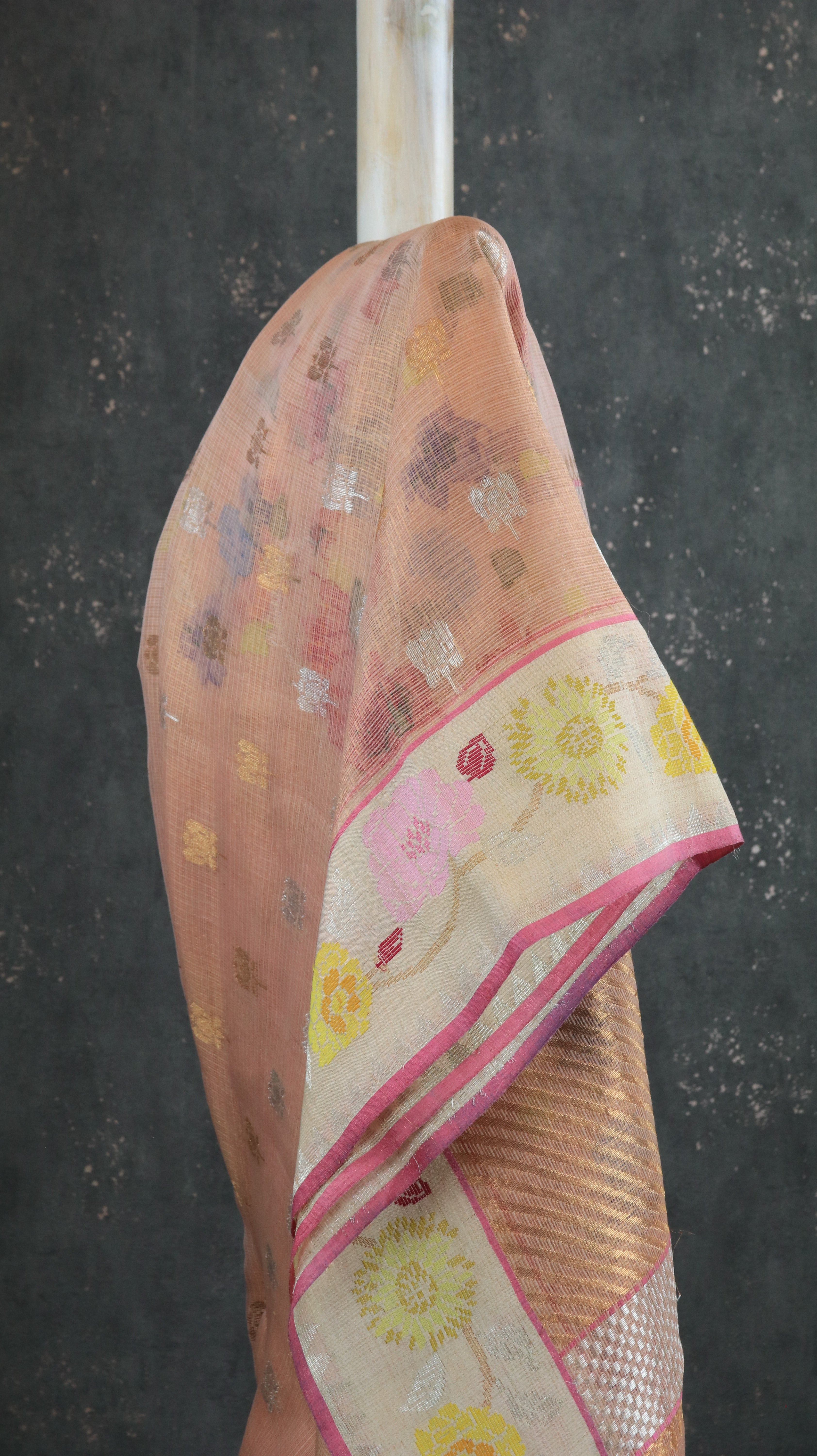 Gulabi Tanvi | Zari Kota