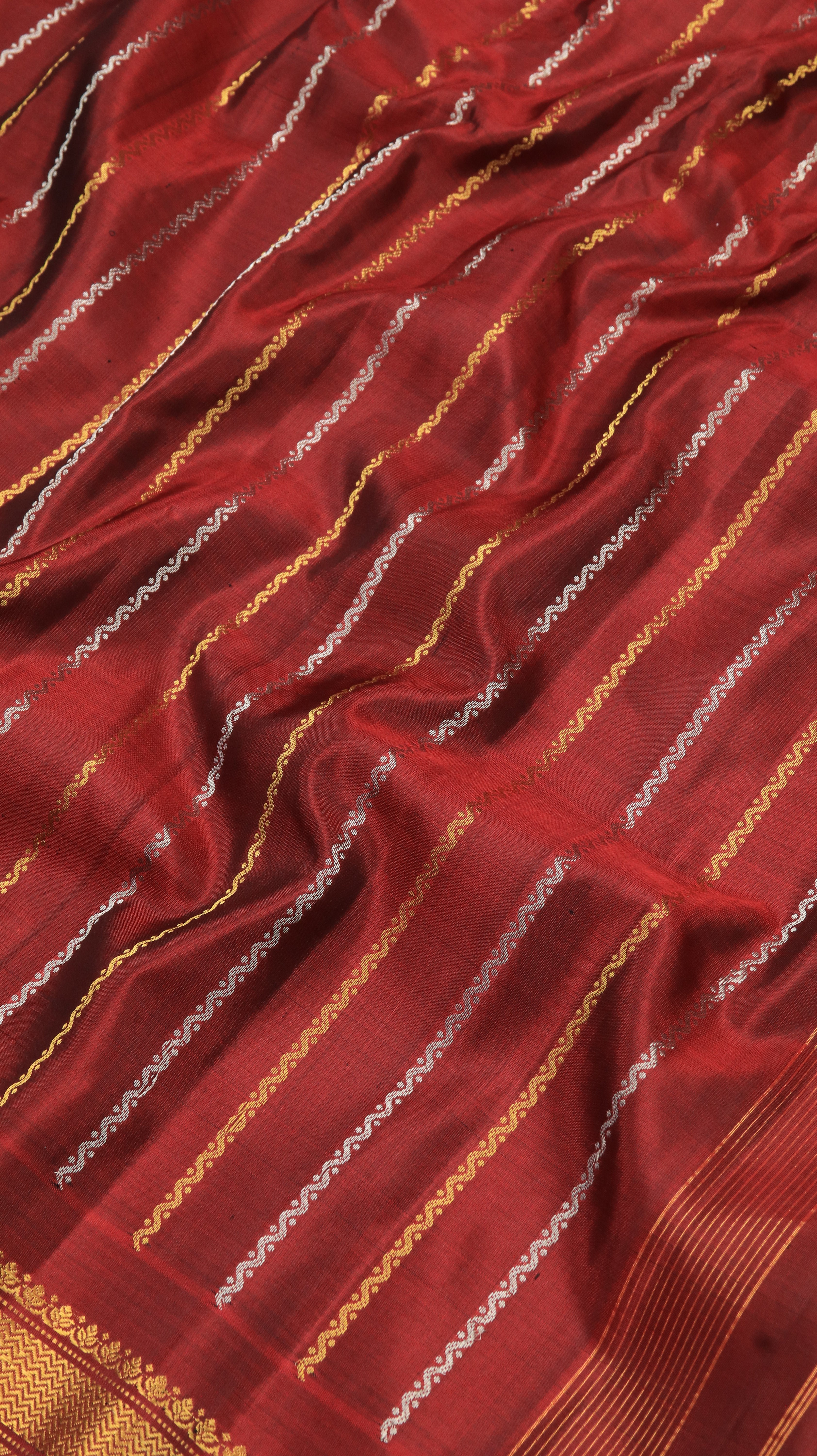Crimson Regalia | Gadwal