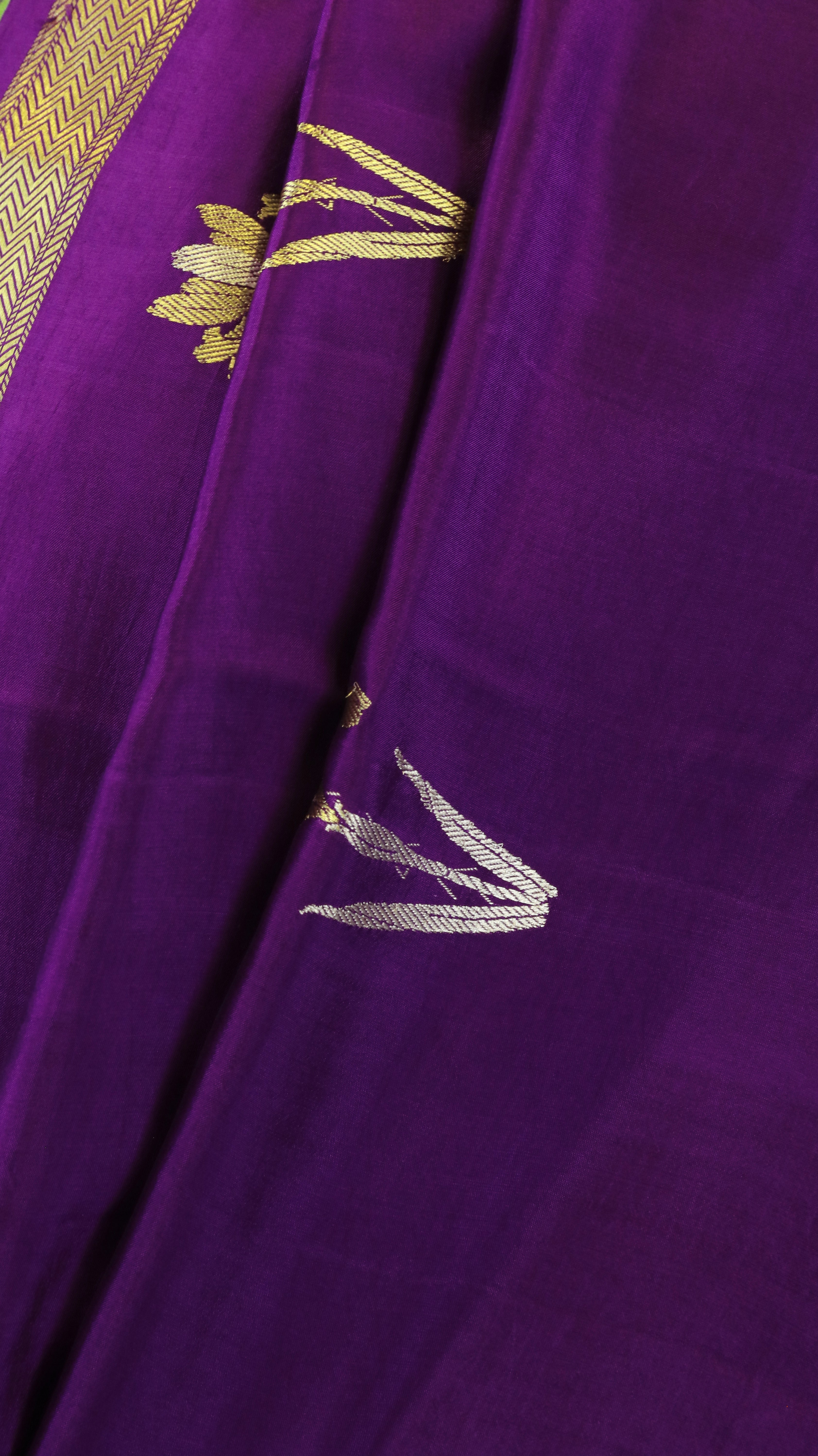 Royal Iris | Banarasi