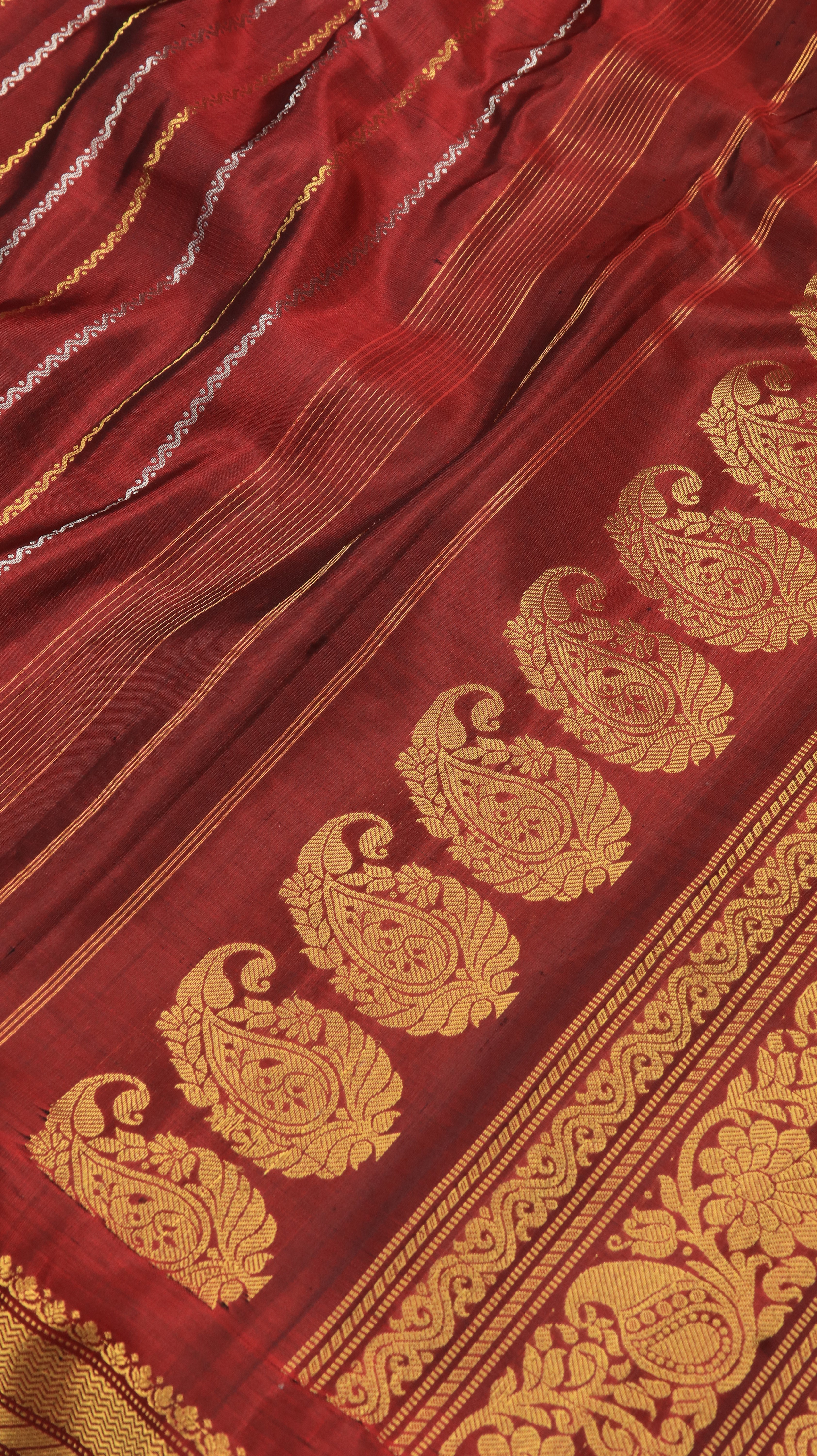 Crimson Regalia | Gadwal