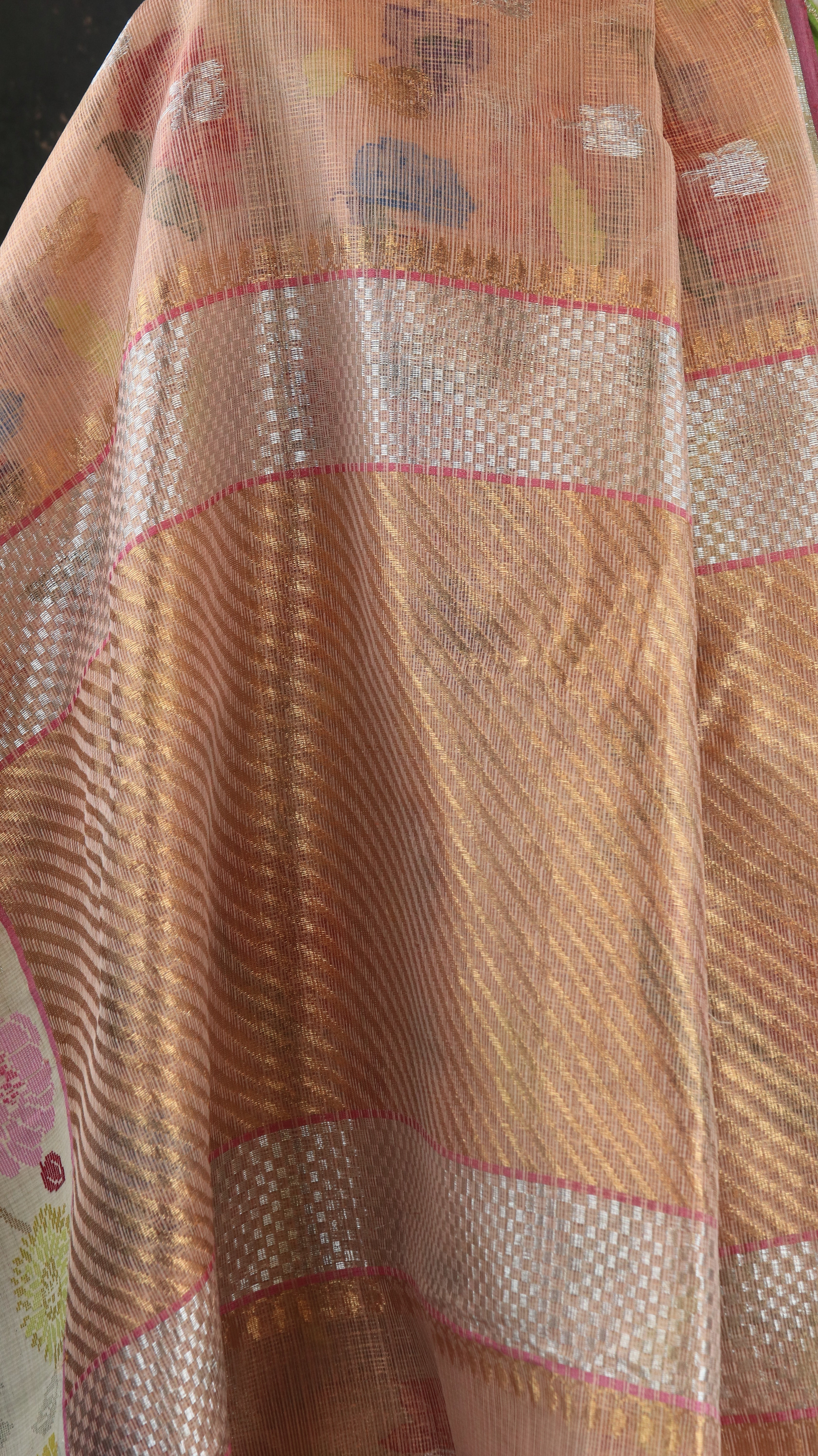 Gulabi Tanvi | Zari Kota