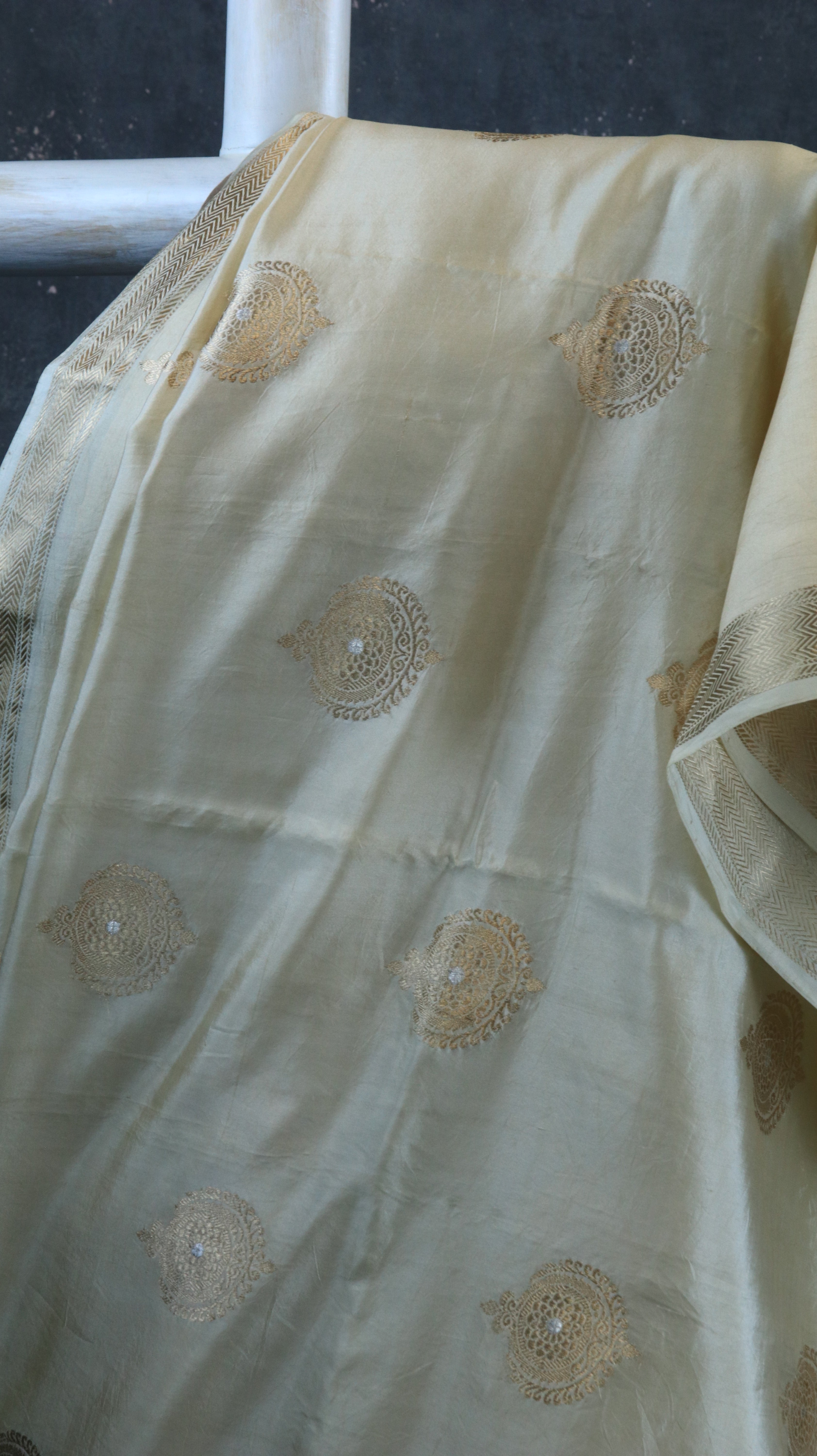 Moonlit Ivory | Banarasi