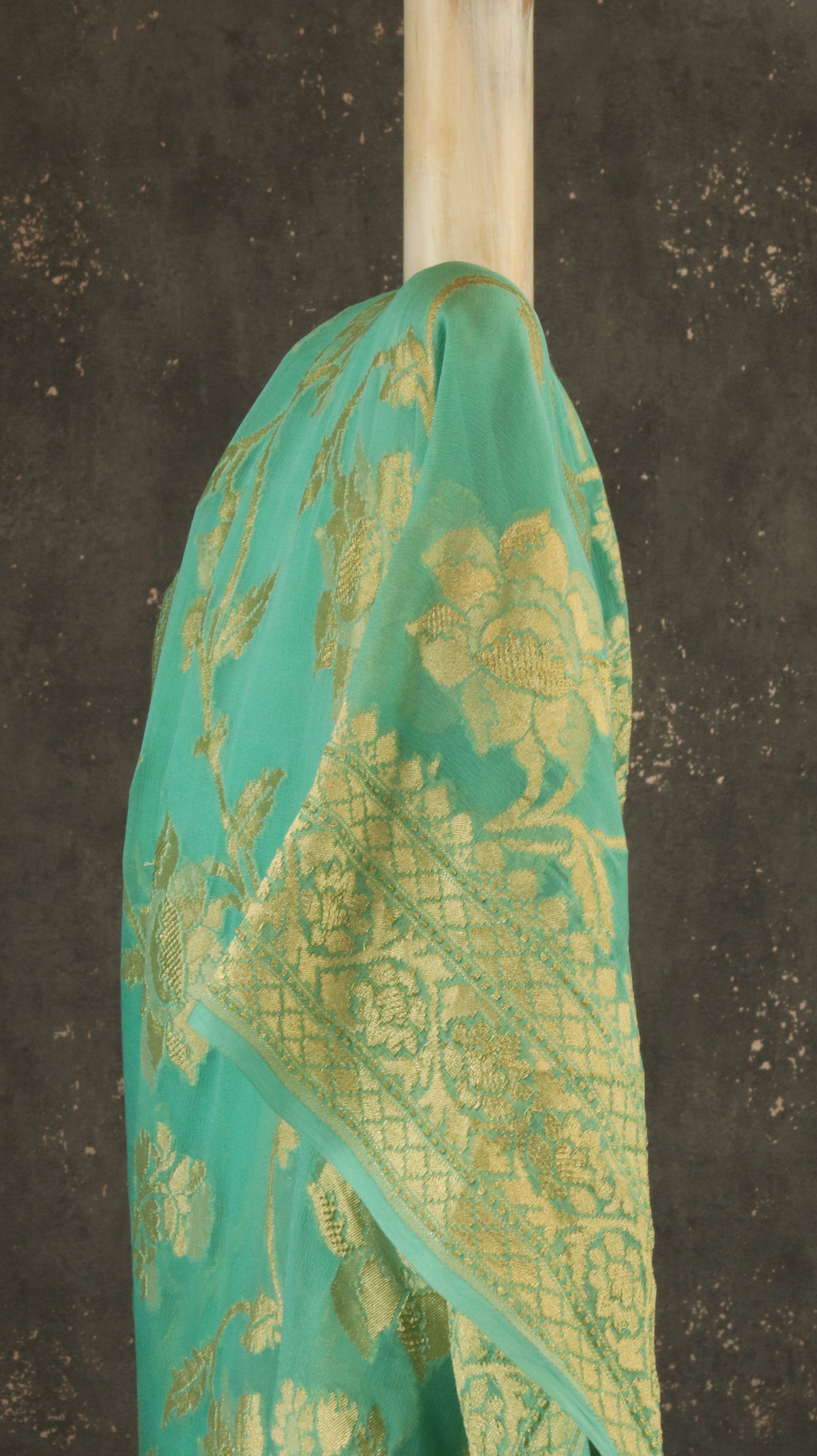 Mint Majesty | Banarasi