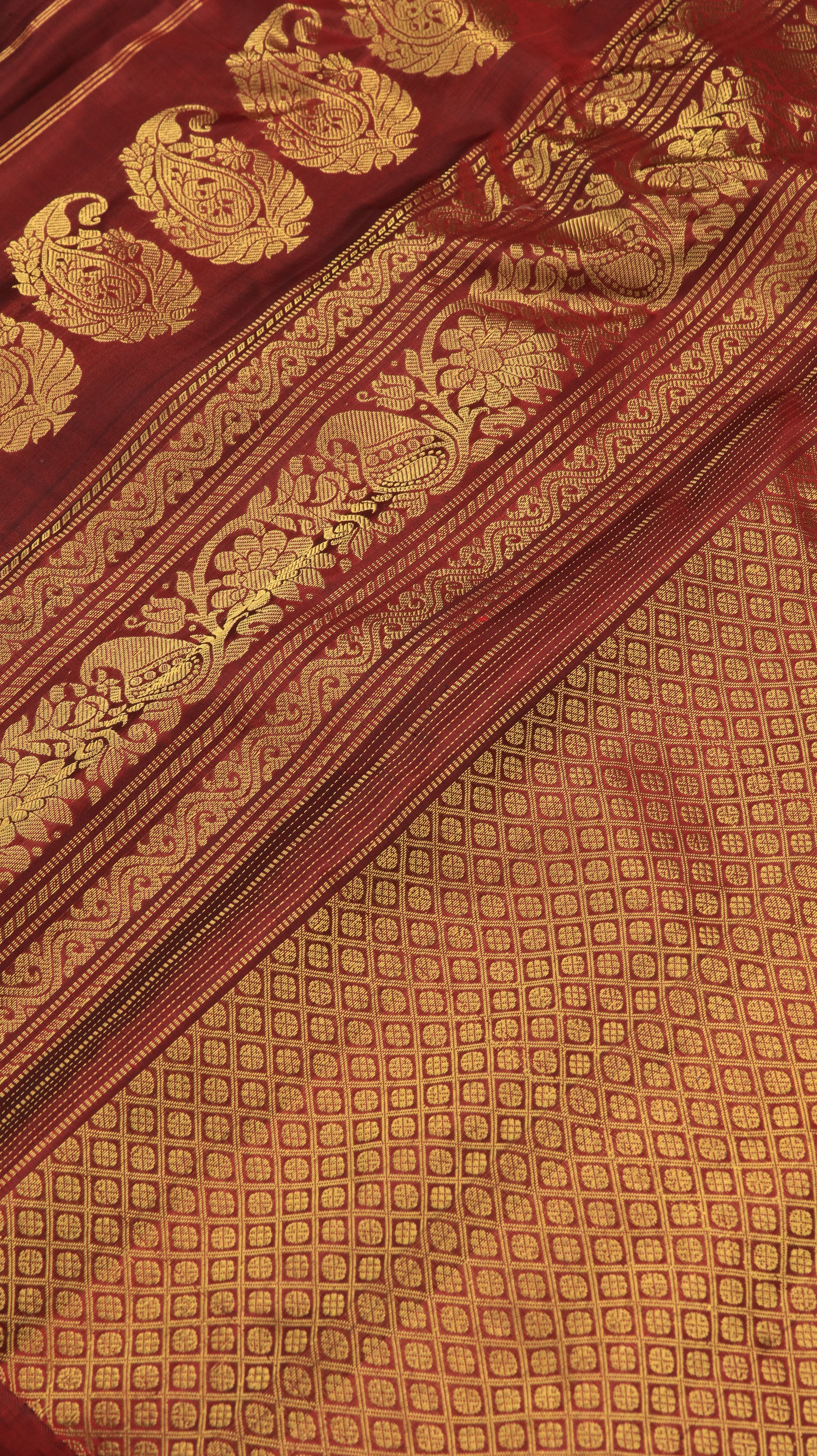 Crimson Regalia | Gadwal