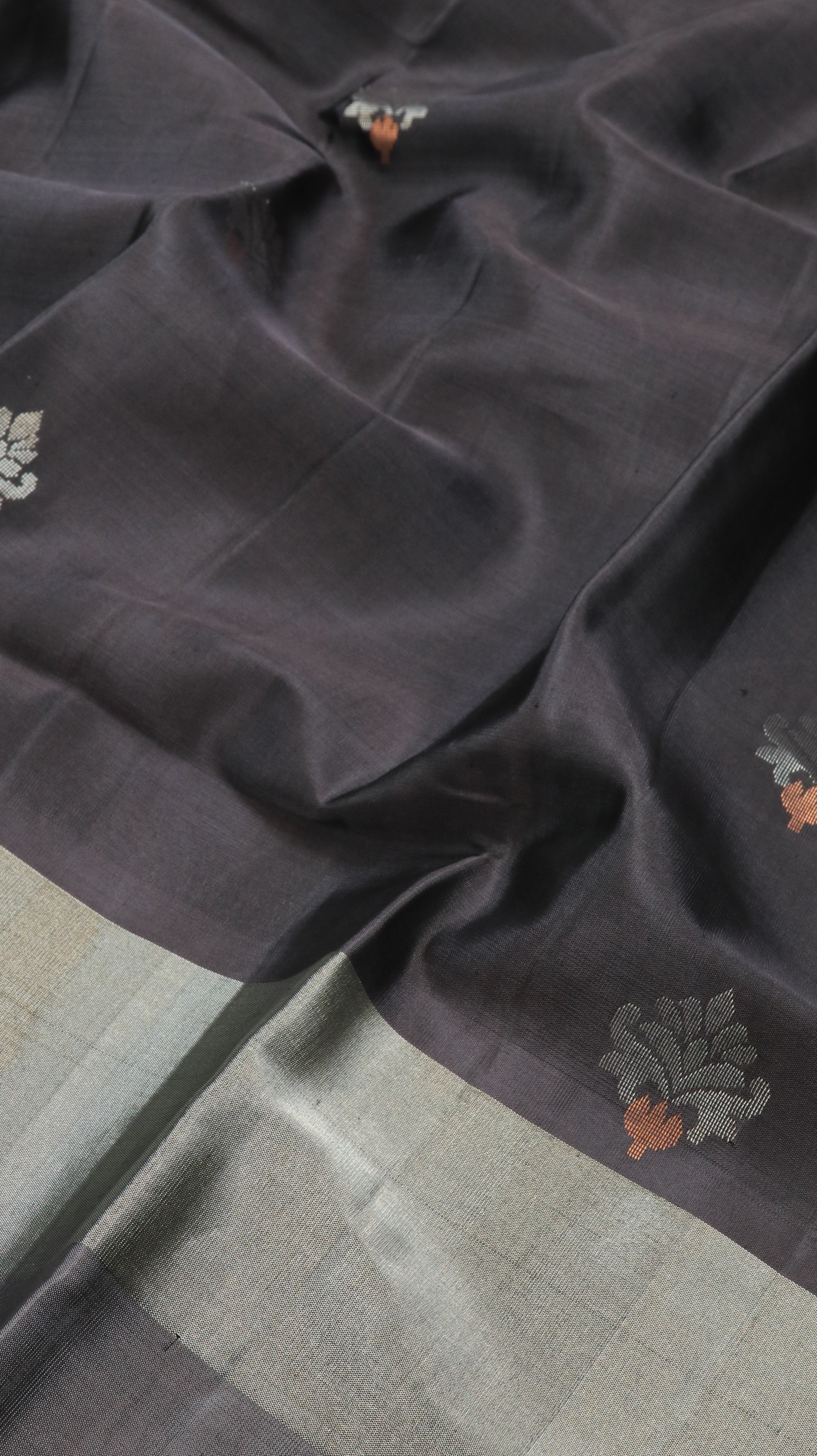 Charcoal Bloom | Kanjivaram