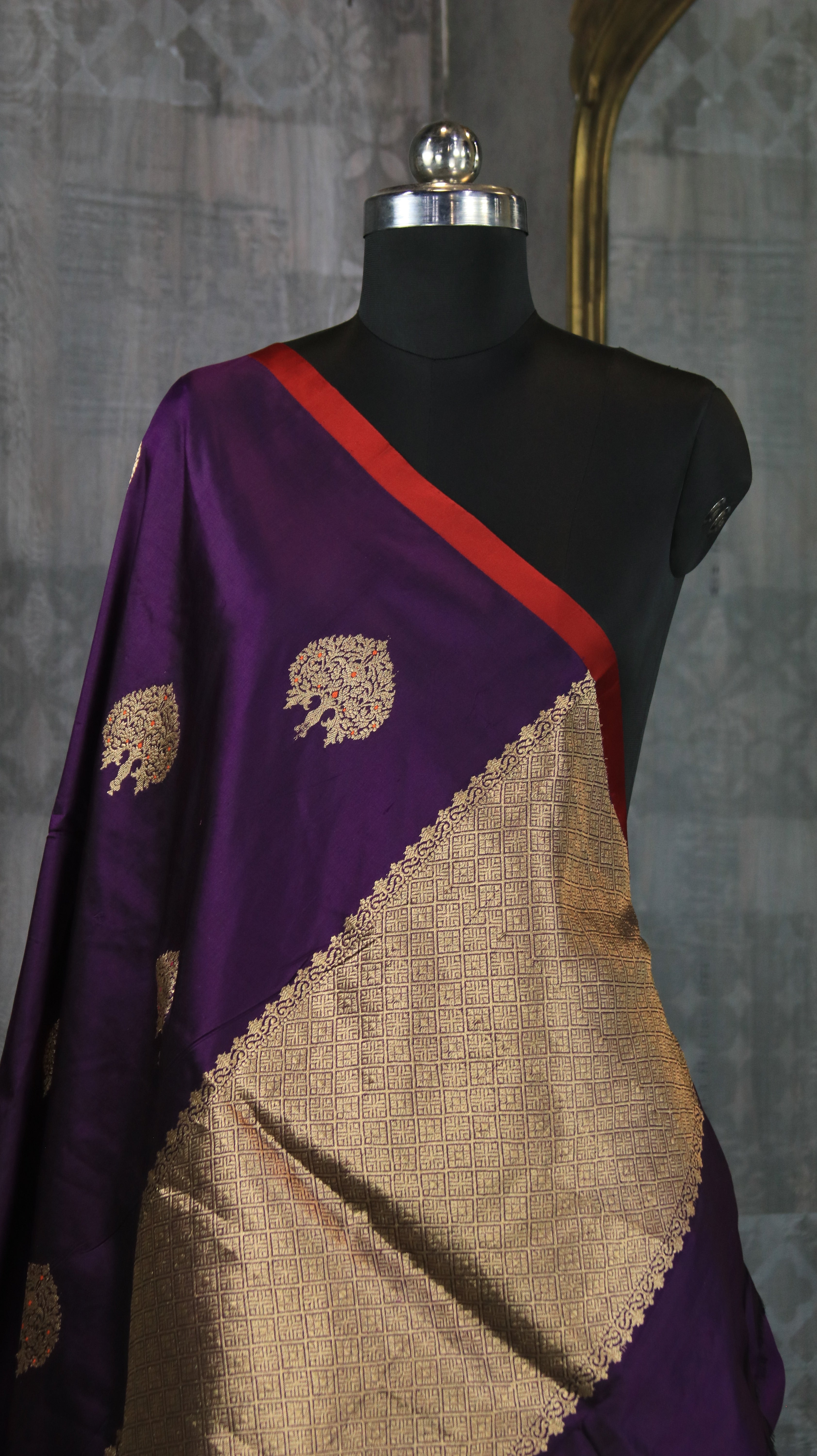Violet Empress | Banarasi