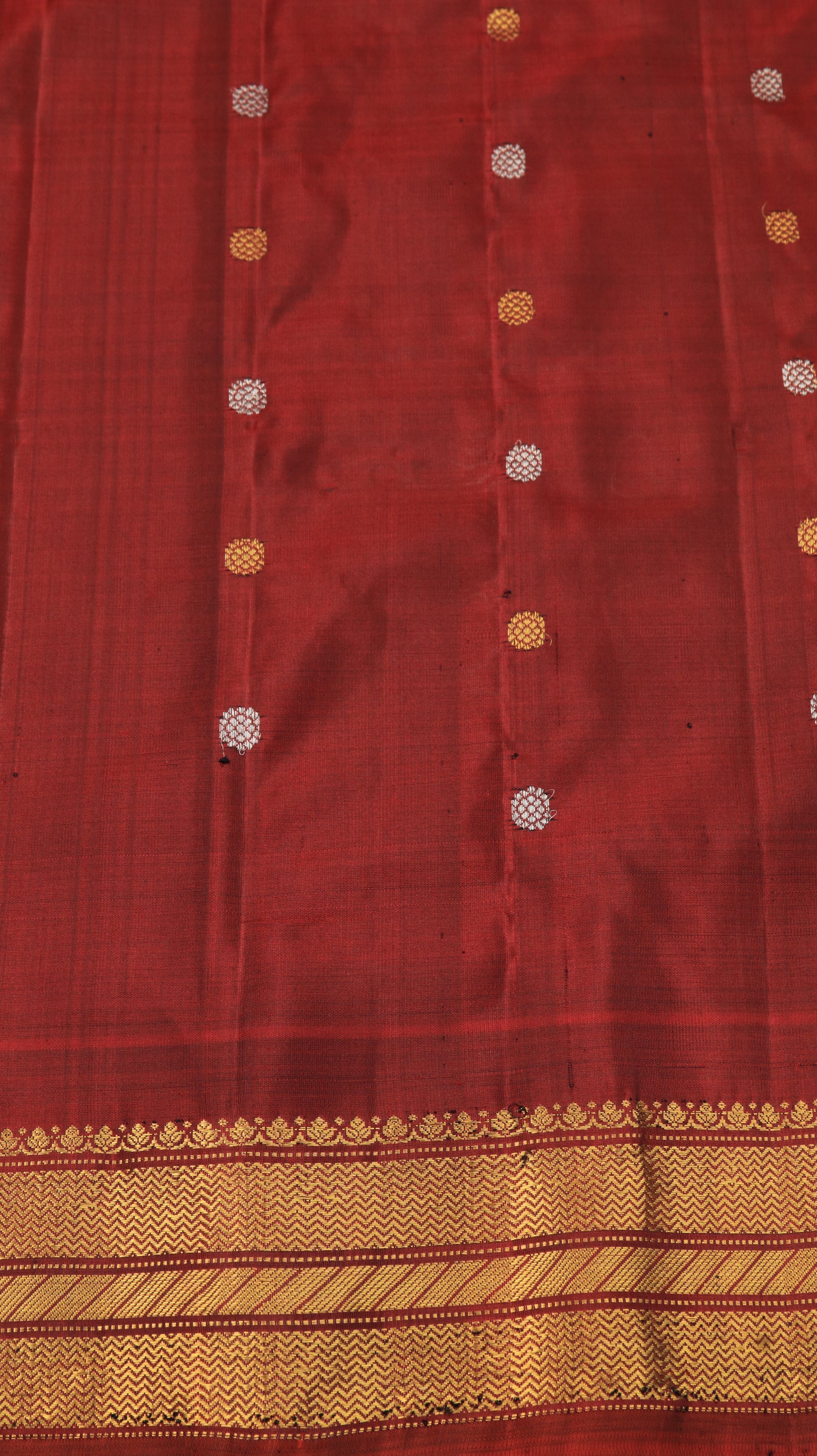 Crimson Regalia | Gadwal