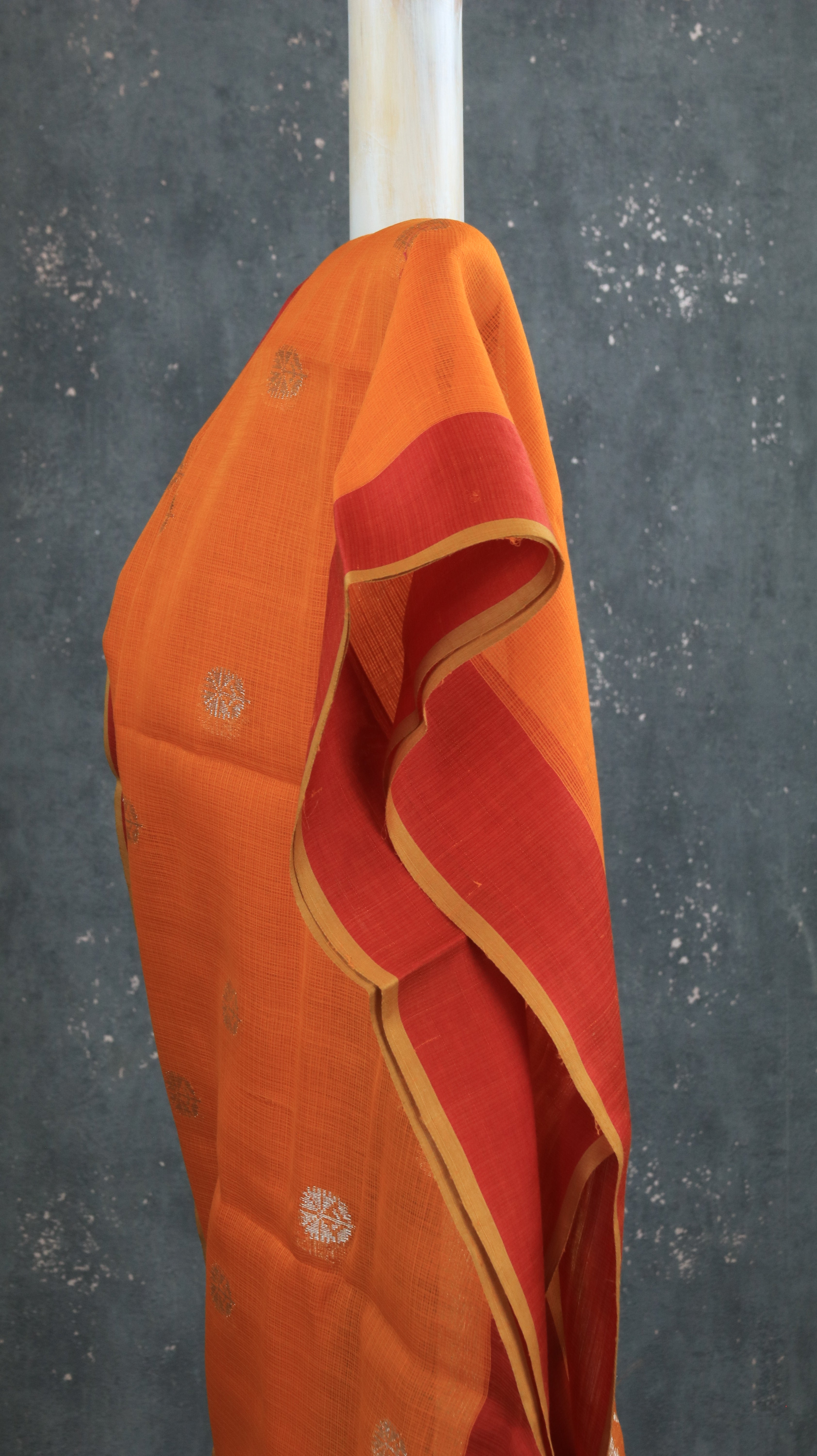 Mallikā Dīpti | Zari Kota