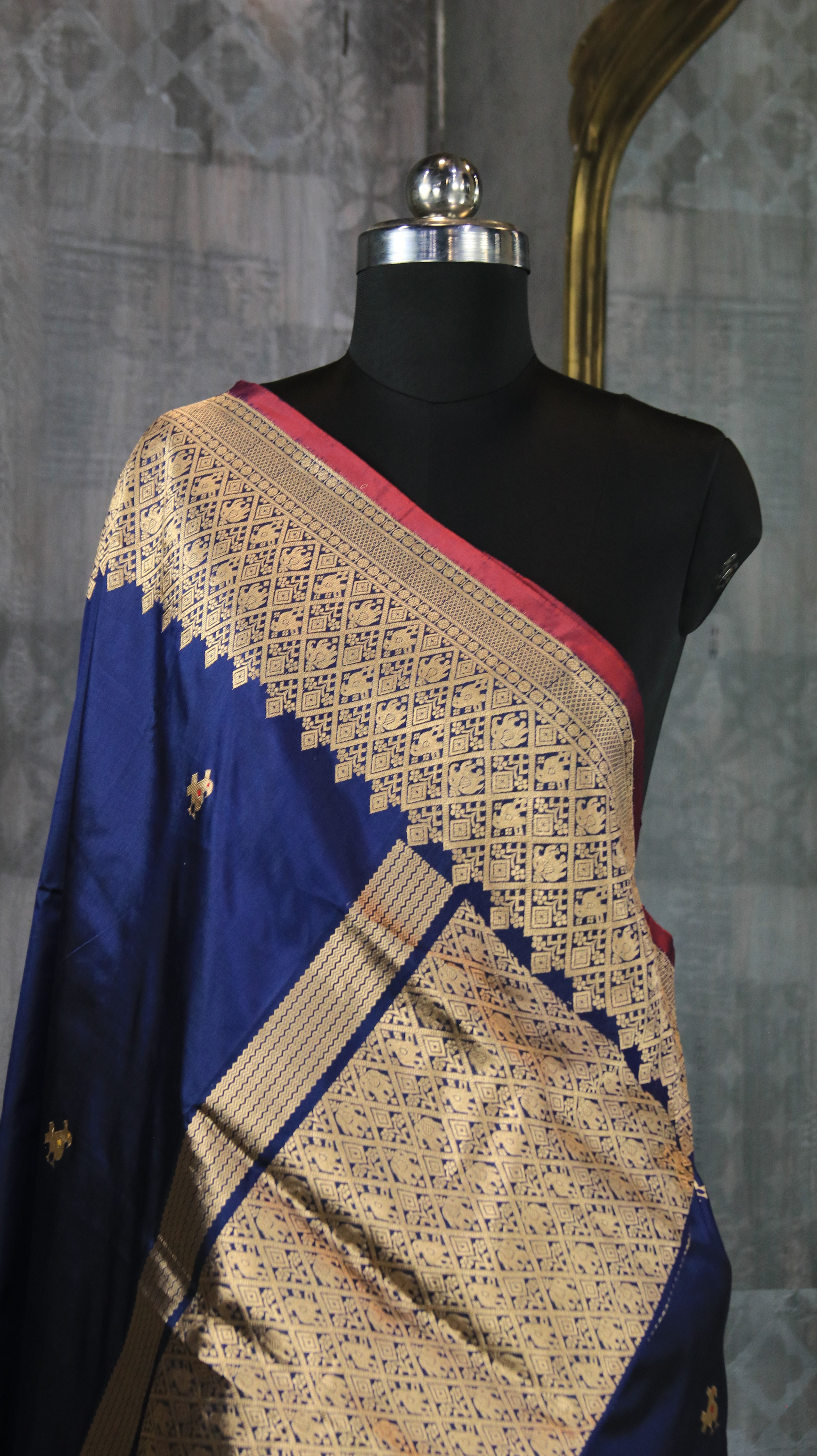 Sapphire Sovereign | Banarasi