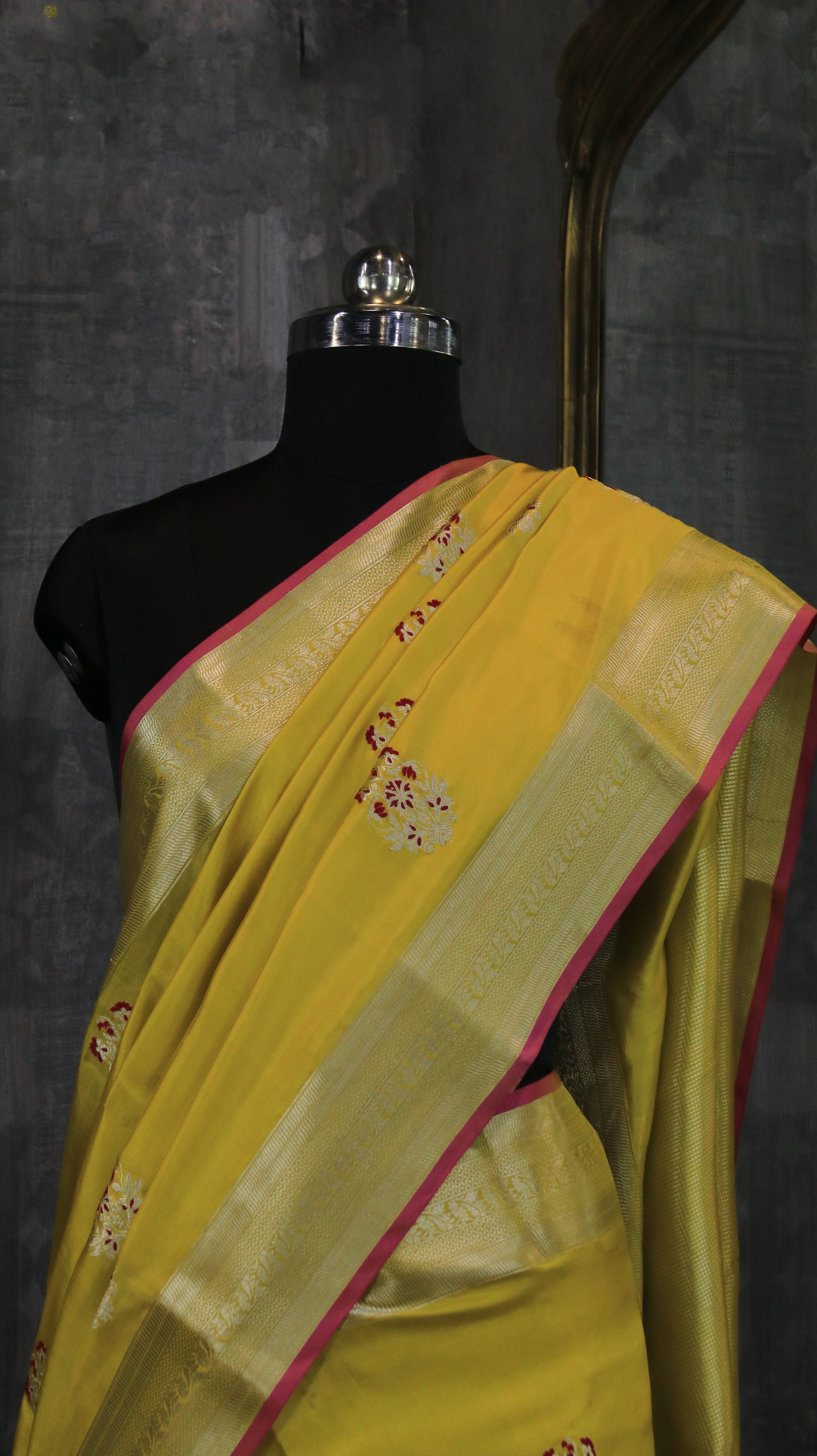 Golden Varnika | Chanderi