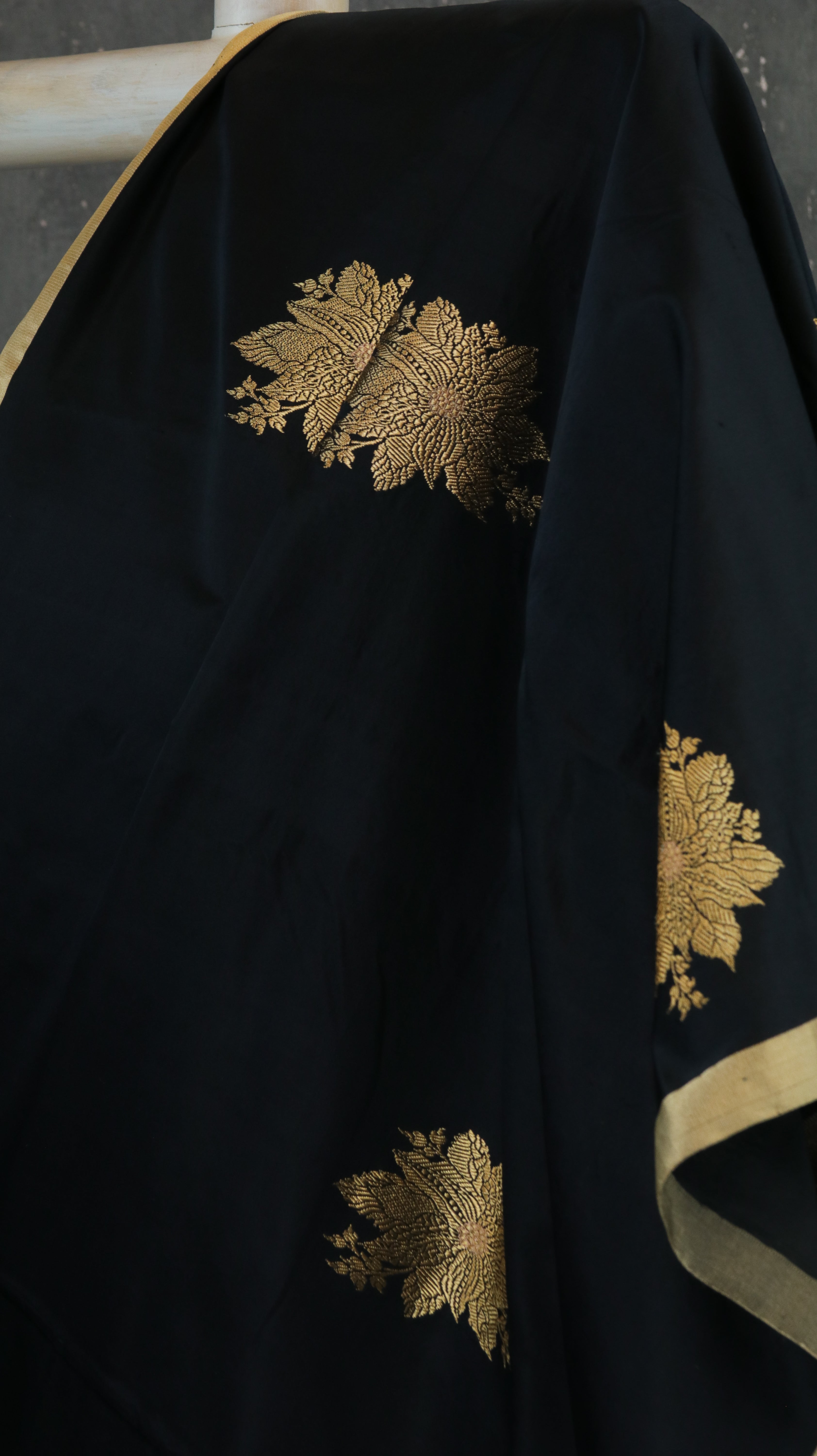 Tamra Rajni |  Banarasi