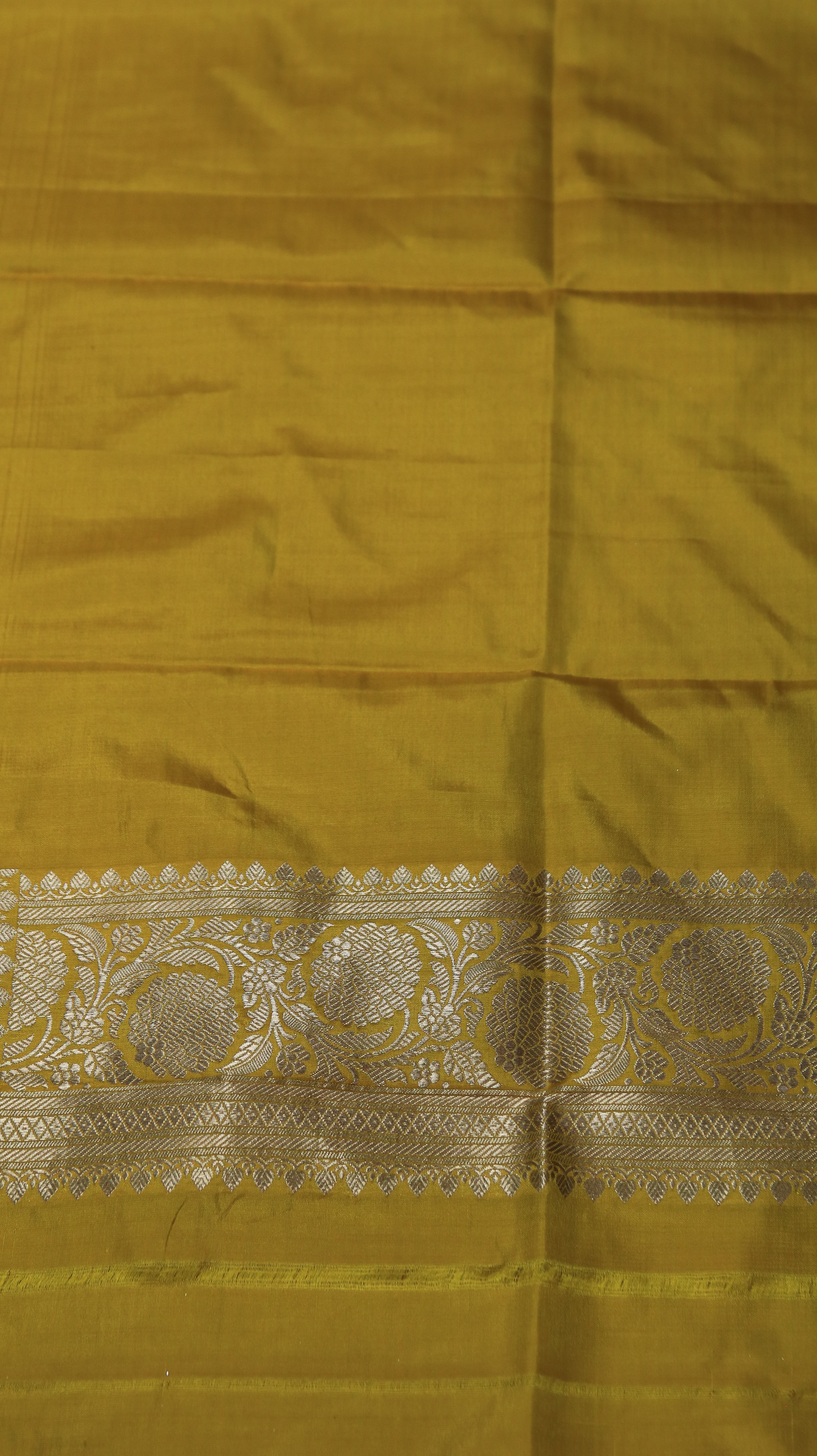 Golden Vistara | Banarasi