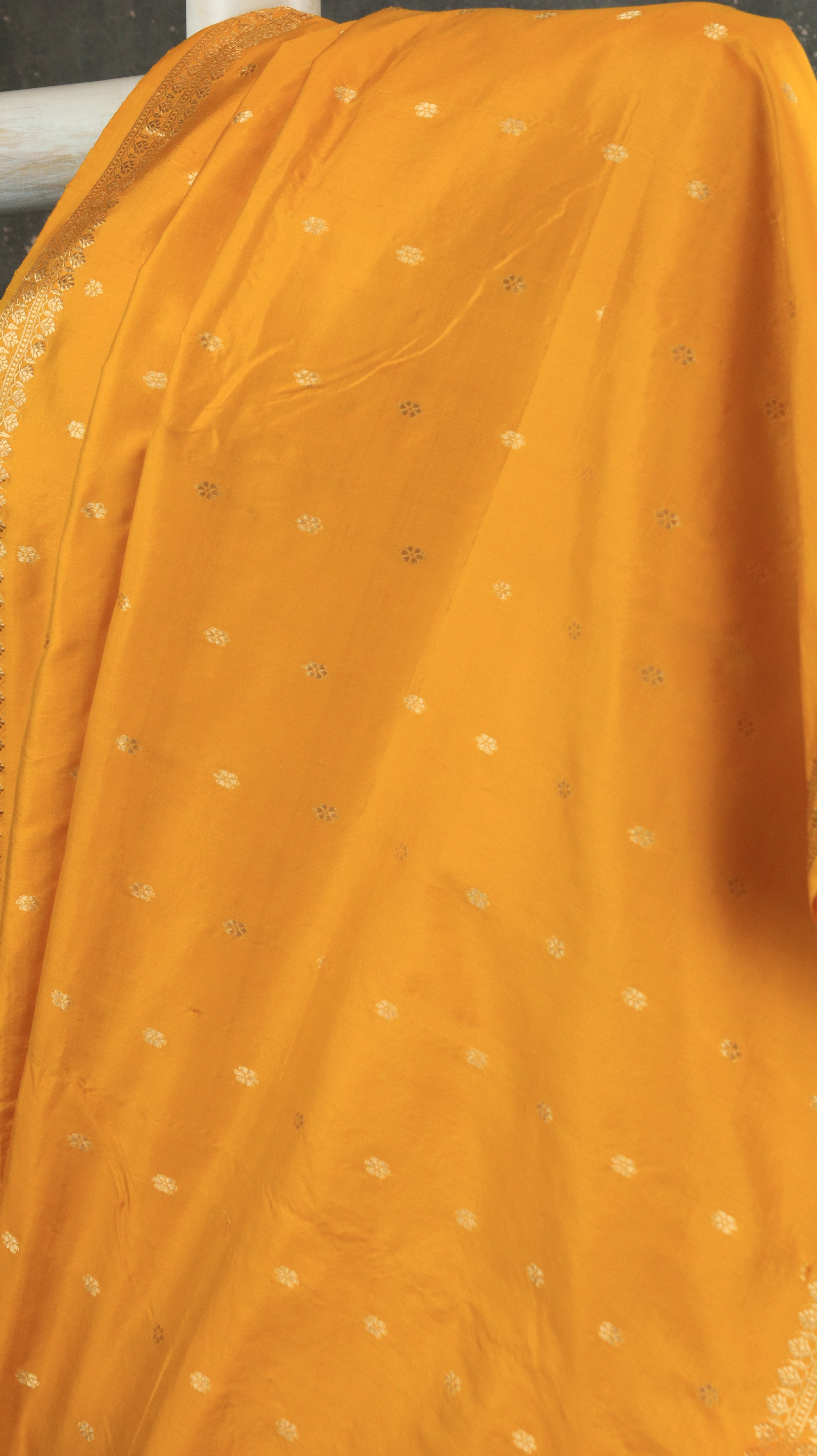 Haldi Glow | Banarasi